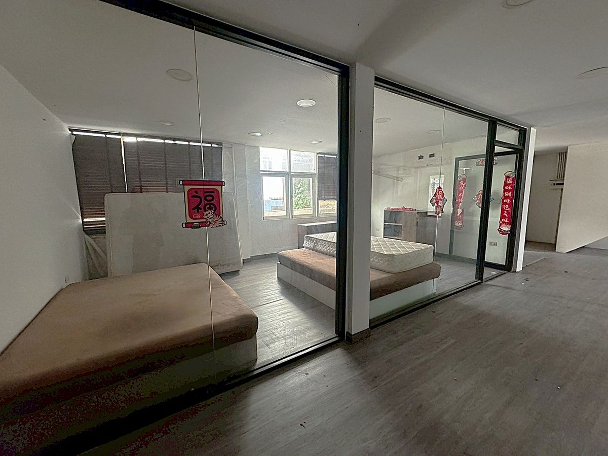 For RentShop HouseRama9, Petchburi, RCA : Commercial building, 5 units, walking distance to Airport Link ** NO CO-AGENT ** 