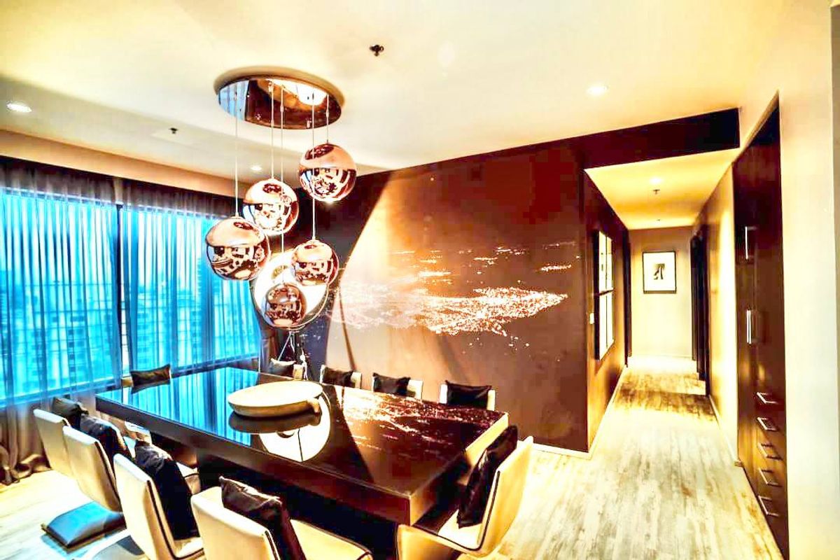 CondoSukhumvit, Asoke, Thonglor : • 𝐄𝐦𝐩𝐥𝐨𝐫𝐢𝐨 𝐏𝐥𝐚𝐜𝐞 • 𝟑 𝐁𝐞𝐝 𝟑 𝐁𝐚𝐭𝐡 • 𝟏𝟔𝟏 𝐒𝐪𝐦. • 𝐅𝐮𝐥𝐥𝐲-𝐅𝐮𝐫𝐧𝐢𝐬𝐡𝐞𝐝 •   𝐋𝐢𝐧𝐞 𝐈𝐃 : 𝐕𝐚𝐬𝐬𝐢𝐥𝐲