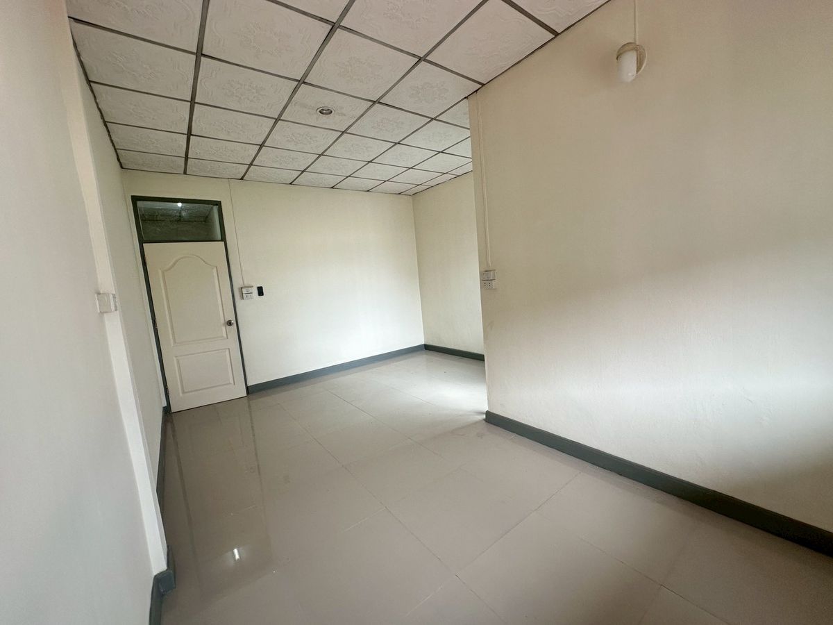 ขายทาวน์โฮมปทุมธานี รังสิต ธรรมศาสตร์ : 🔥 ขายด่วน🔥 TownHouse🔥 ใกล้ตลาดAC ลำลูกกาคลองสี่ 2นอน2น้ำ  16ตรว. เพียง 1.5 MB เท่านั้น