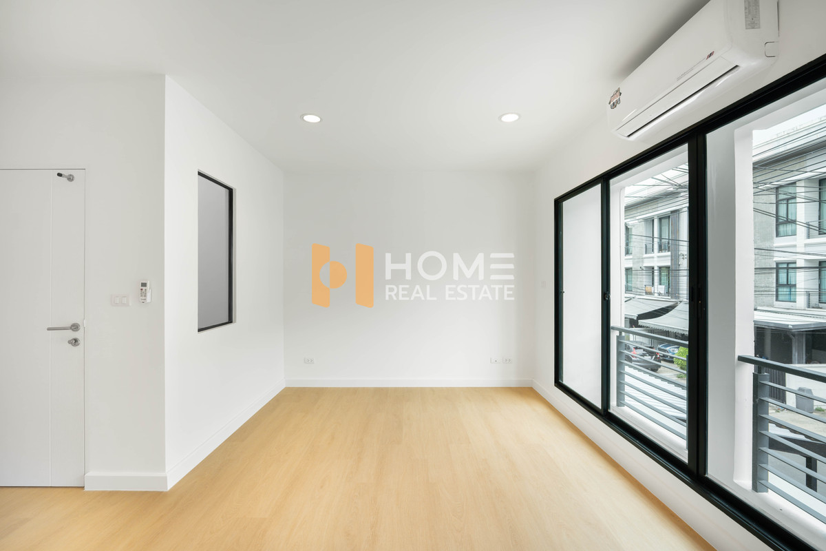 ขายทาวน์โฮมรามคำแหง หัวหมาก : ทาวน์โฮมรีโนเวทใหม่ ราคาดีมาก🔥 ทาวน์โฮม บ้านกลางเมือง พระราม 9 - รามคำแหง / 3 ห้องนอน (ขาย), Baan Klang Muang Rama 9 - Ramkhmahaeng / Townhome 3 Bedrooms (FOR SALE) AA626