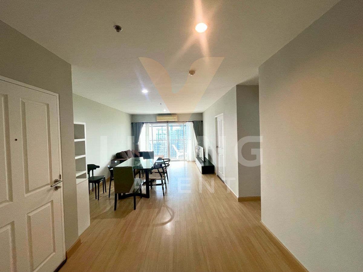 For RentCondoLadprao, Central Ladprao : Sym Vipha Condo Ladprao Condo ✨ 2 bedrooms, new renovated, no cracks 📍 Five Lat Phrao Intersection - Near MRT Phahonyothin