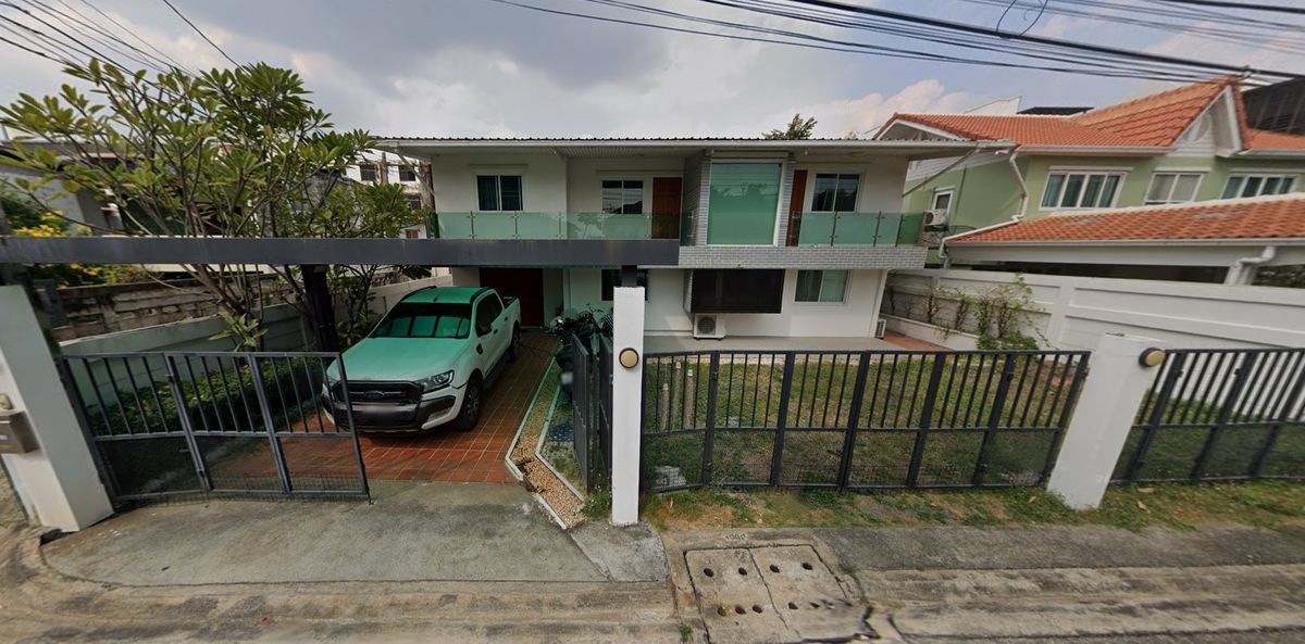 ให้เช่าบ้านเกษตรศาสตร์ รัชโยธิน : บ้าน 6 ห้องนอน ซอยเสนานิคม1 ทำออฟฟิศได้ จอดรถ 4-5 คัน แอร์ใหม่ทั้งหลัง 11 เครื่อง