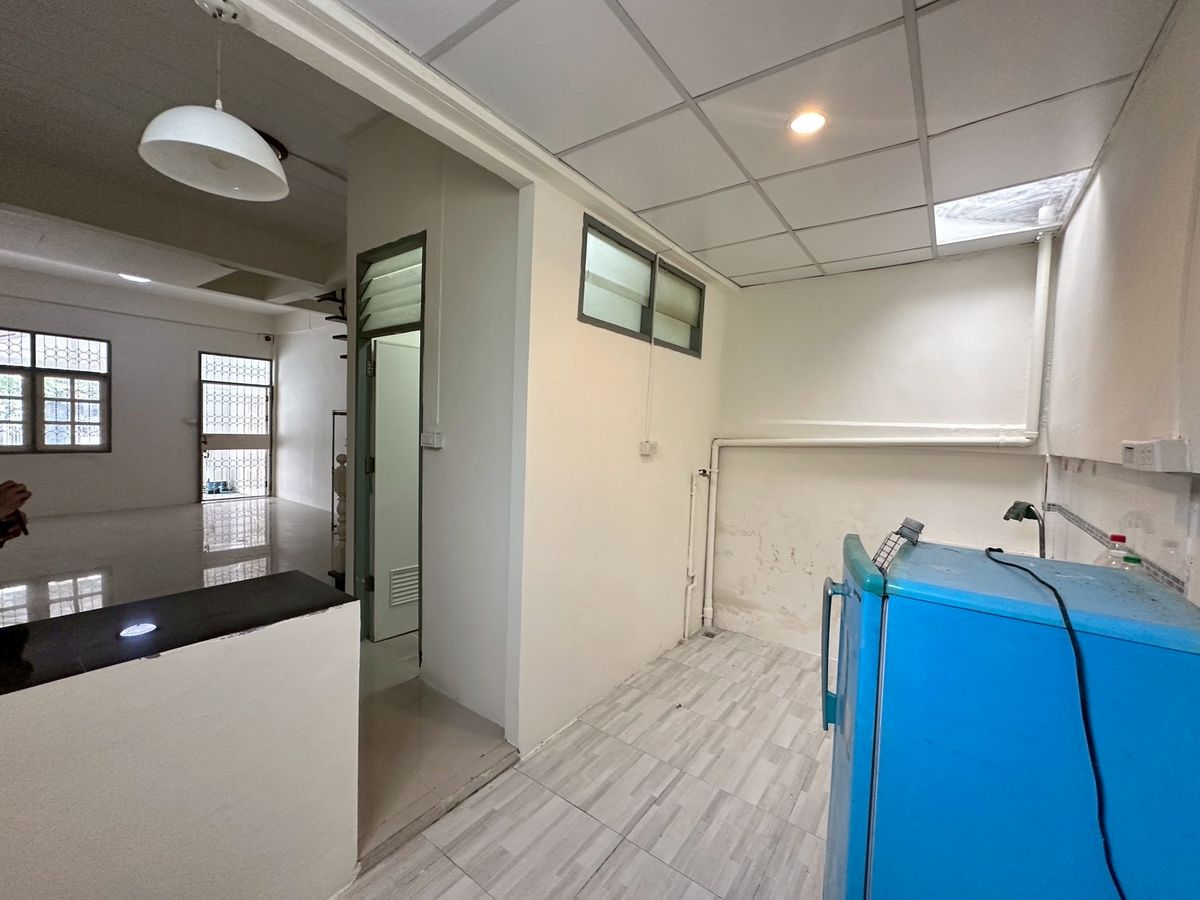 ขายทาวน์โฮมปทุมธานี รังสิต ธรรมศาสตร์ : 🔥 ขายด่วน🔥 TownHouse🔥 ใกล้ตลาดAC ลำลูกกาคลองสี่ 2นอน2น้ำ  16ตรว. เพียง 1.5 MB เท่านั้น