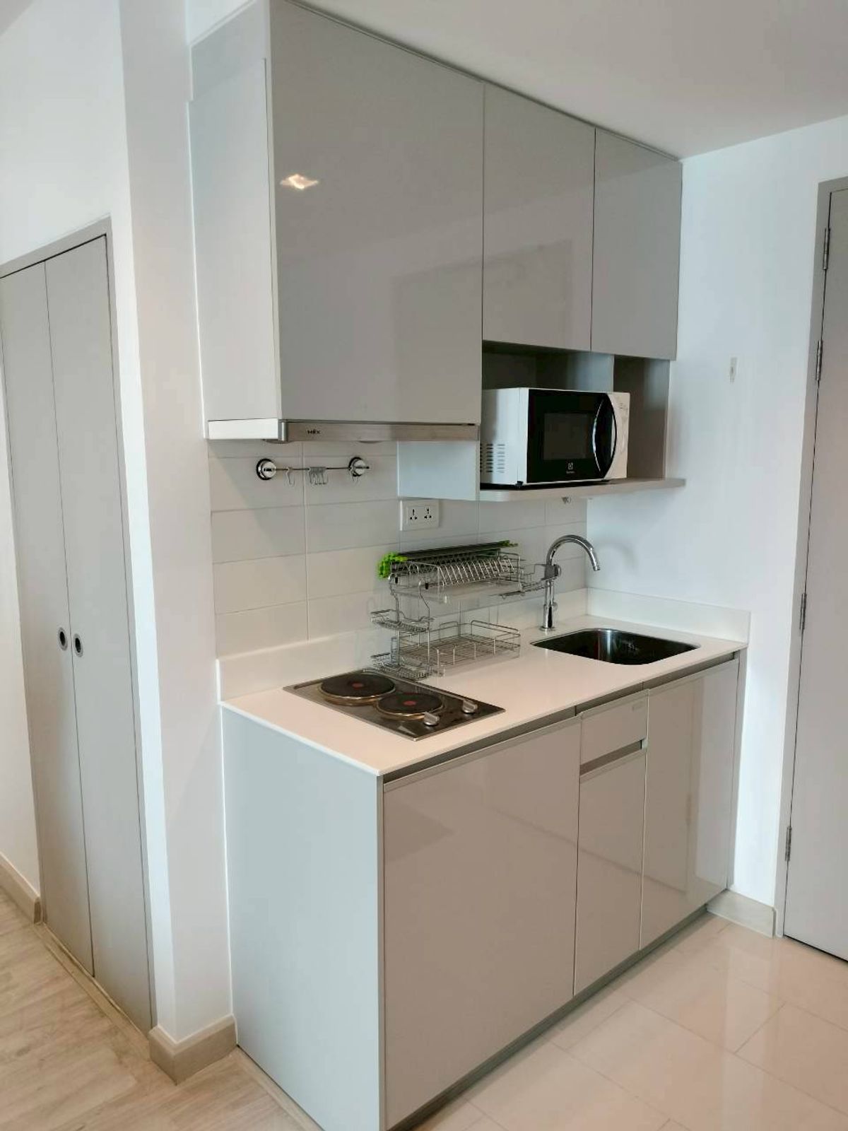 For RentCondoWongwianyai, Charoennakor : !! Beautiful room for rent IDEO Mobi Sathorn BTS, Thonburi