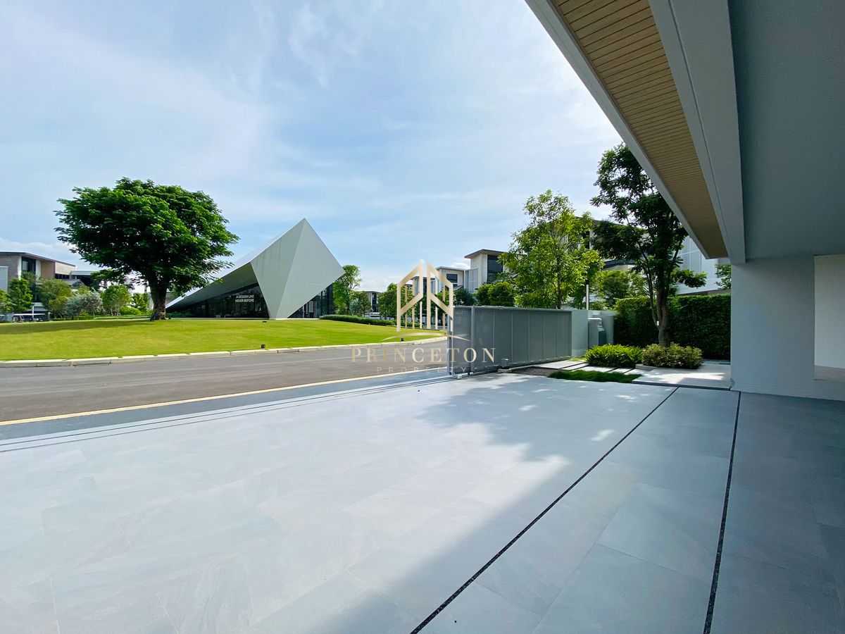 For SaleHouseLadkrabang, Suwannaphum Airport : VIVE New Krungthep Kreetha Luxury 3-Storey Modern Home 📞092-4252445