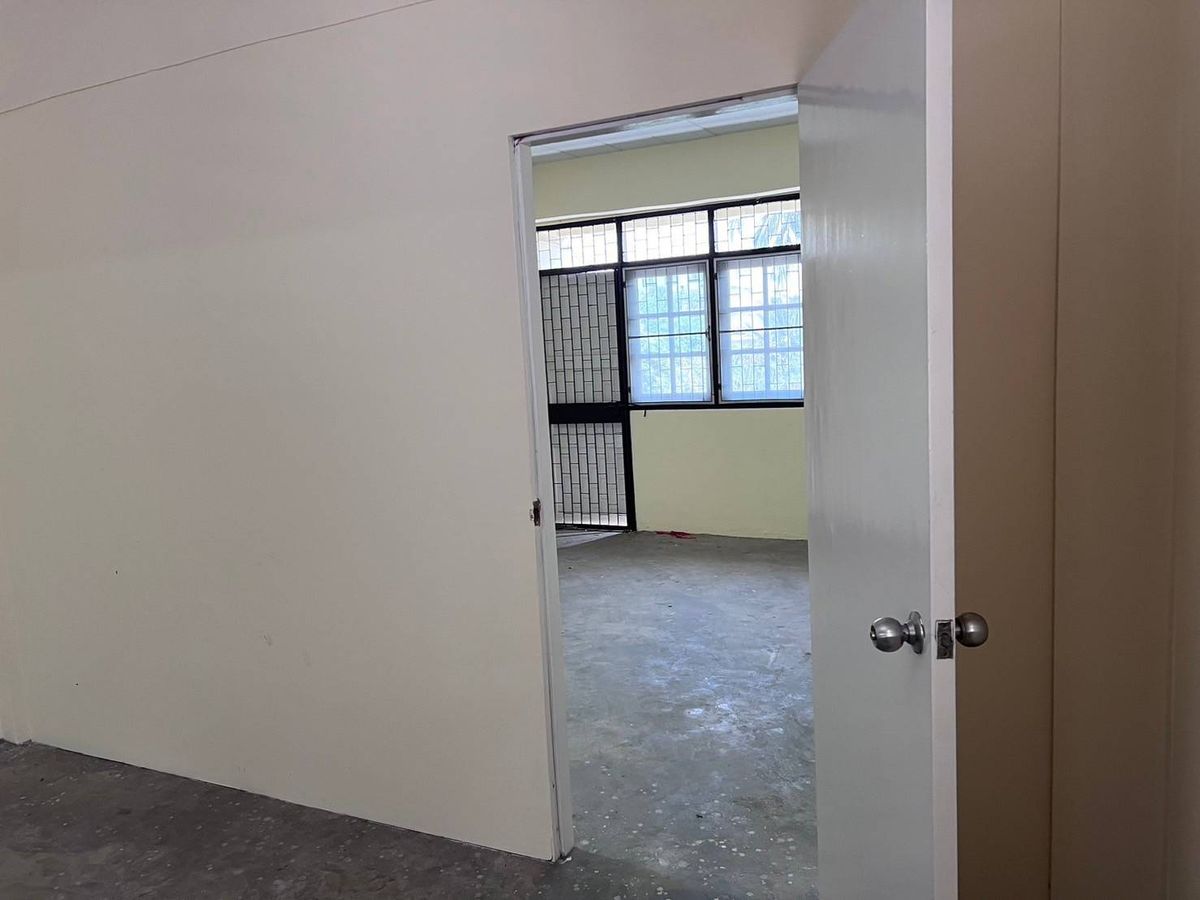 ขายอาคารพาณิชย์นครปฐม : ขาย อาคารพาณิชย์ 3 ชั้นครึ่ง ติดถนนทางเข้าตลาดเทศบาลสามพราน เหมาะทำธุรกิจค้าขาย ห้องเช่า