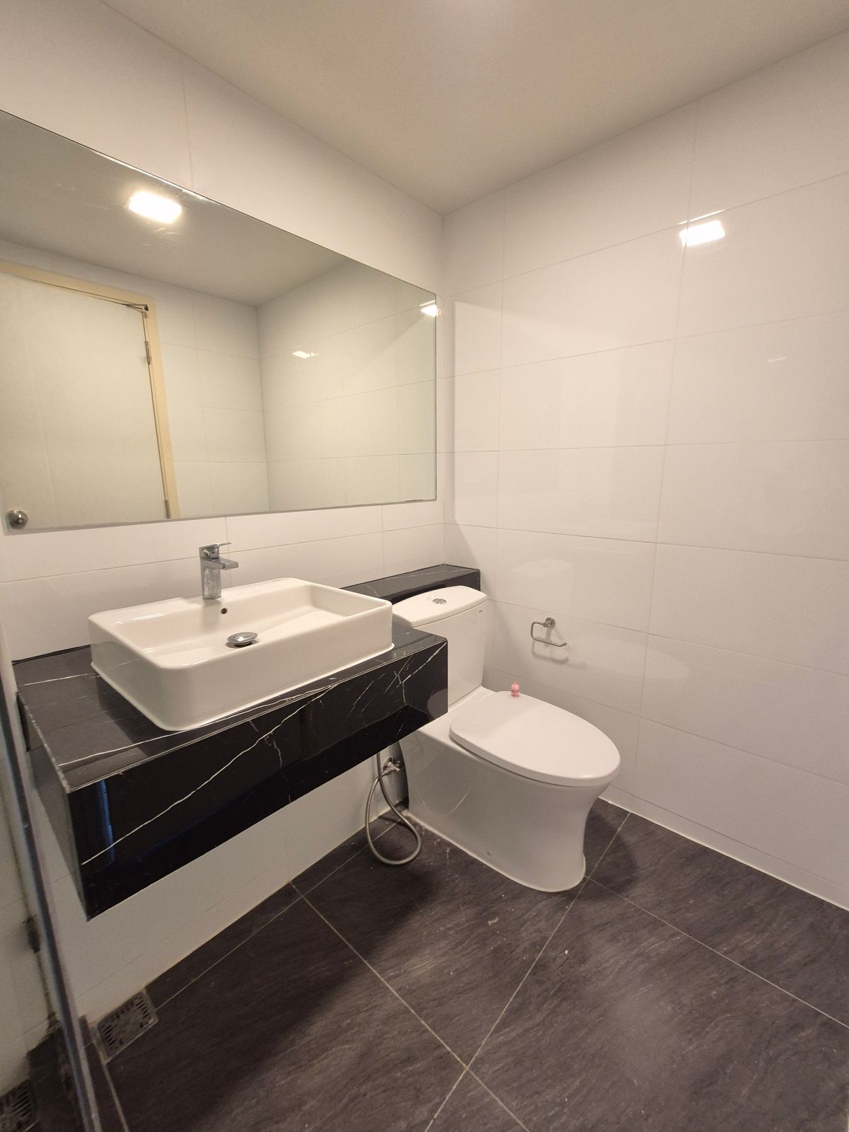 For SaleCondoRama9, Petchburi, RCA : ( BEST PRICE !! ) Condo for sale, Duo Space, 2 bedrooms, 42 sqm. Knightsbridge Space Rama 9, near MRT Rama 9.