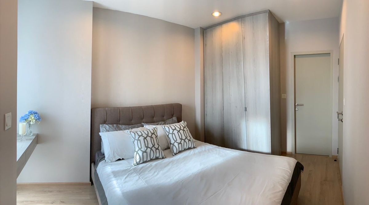 For RentCondoRatchathewi,Phayathai : (For Rent) Corner Unit 2 Beds 2 Baths 60 Sqm. Fully furnished, unblock view - READY TO MOVE IN