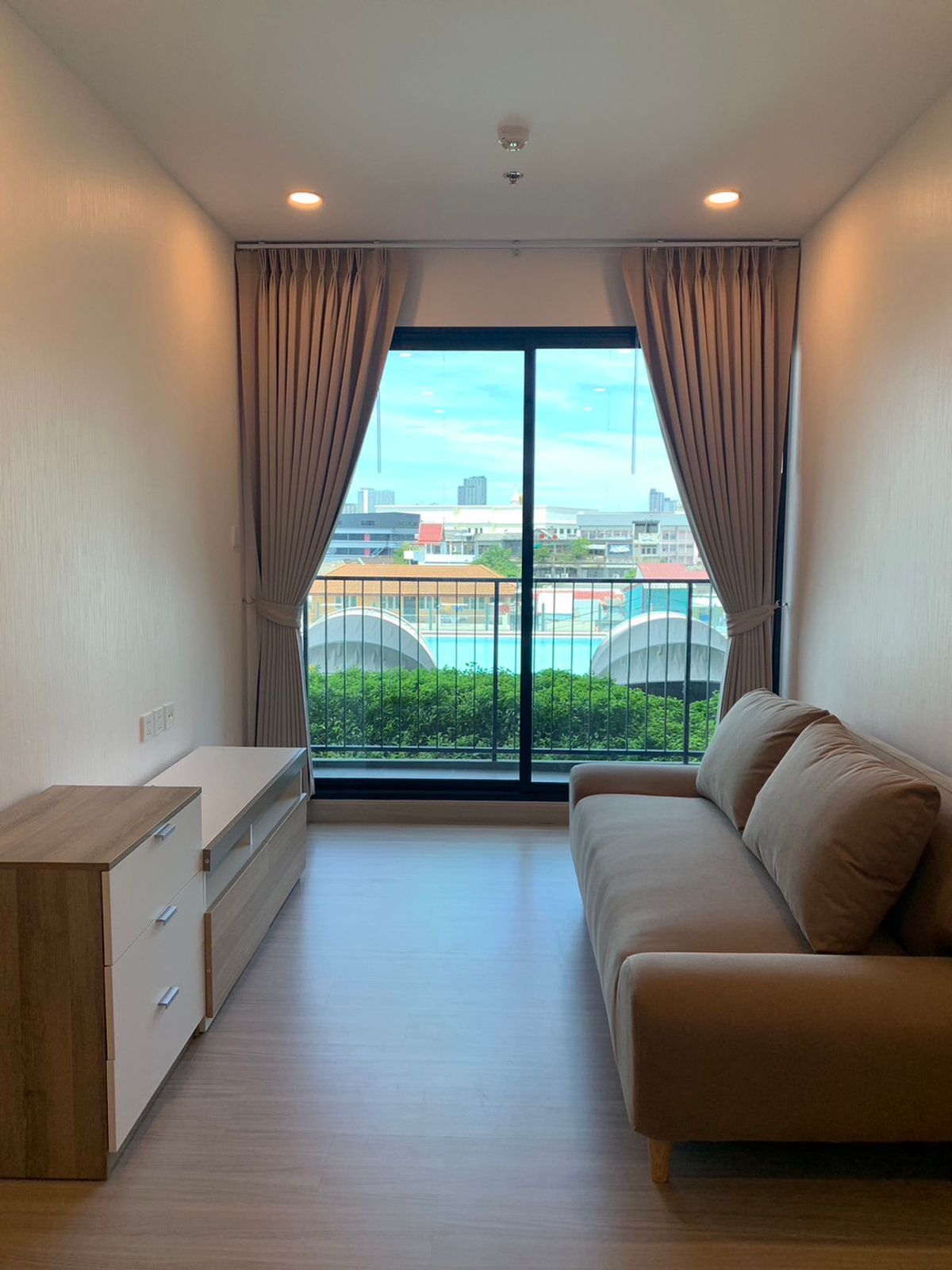 For SaleCondoThaphra, Talat Phlu, Wutthakat : Urgent sale! 2 bedrooms, the same pool view as the Central Supalai Light Tha Phra-Wongwian Yai  The best price in the market is only 5,990,000 baht, including the transfer in the full room 087-808-3690.