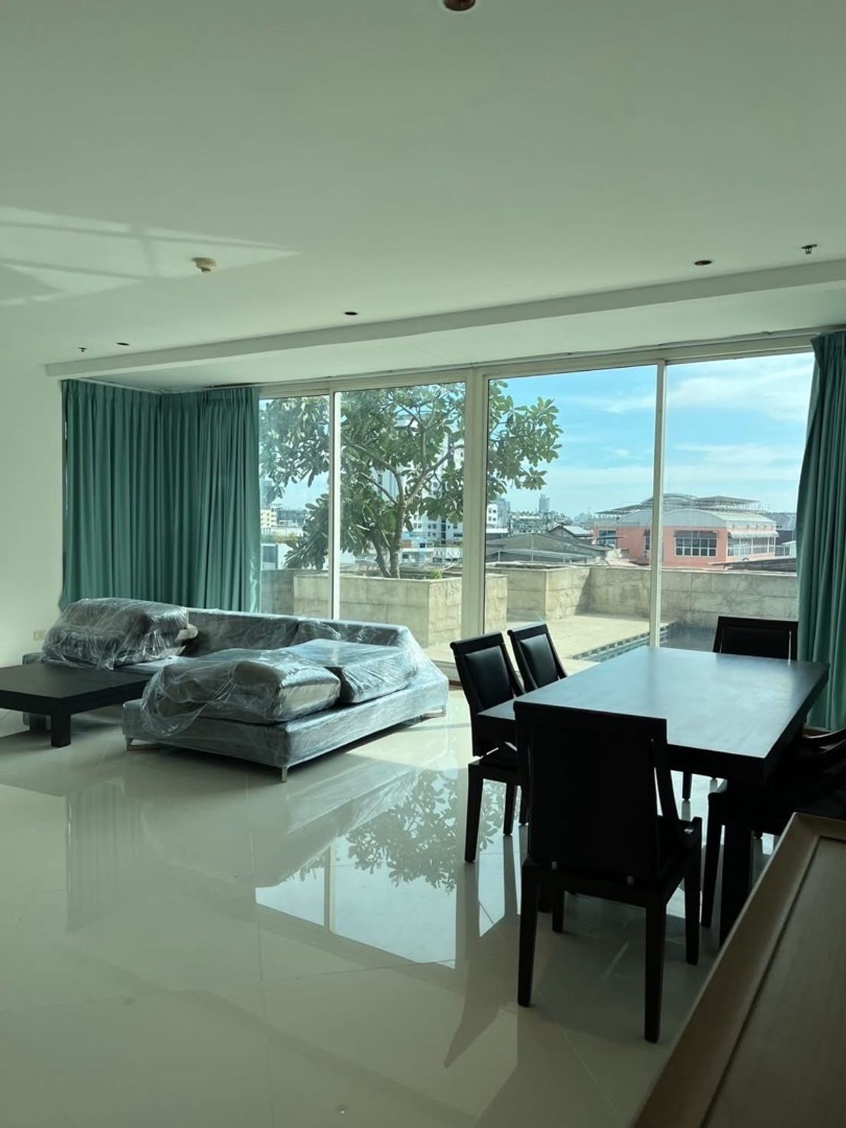 ขายคอนโดสาทร นราธิวาส : 📌ขาย Penthouse The Emprie place sathorn ขนาด 370.87 Sq.m 3 bed 4 bath 3 ที่จอดรถ +สระว่ายน้ำส่วนตัว ราคา 44.4 MB ติดต่อ 086-795-9997 (จิมมี่)