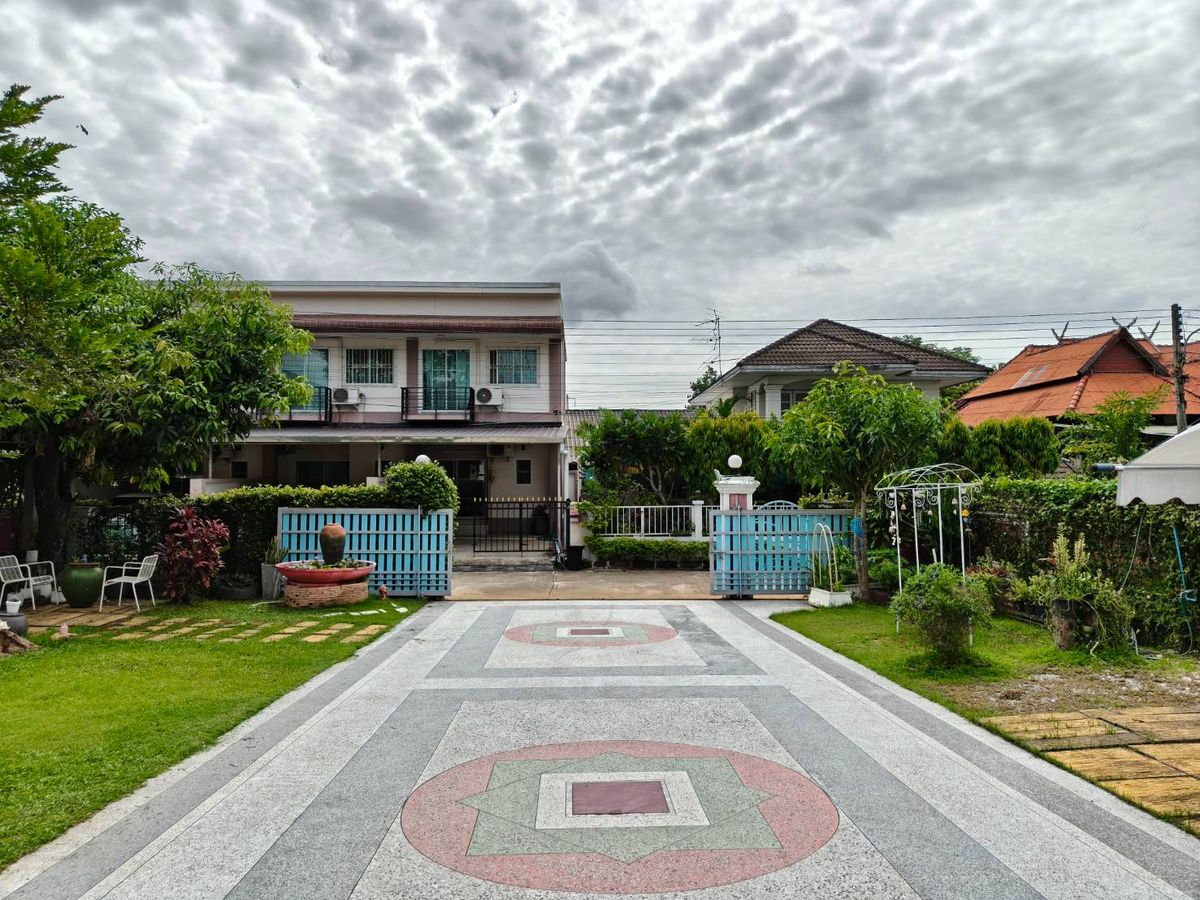 ขายบ้านเชียงใหม่ : ขายบ้านพร้อมที่ดินแปลงสวย 160 ตารางวา ทำเลทอง ใจกลางเชียงใหม่