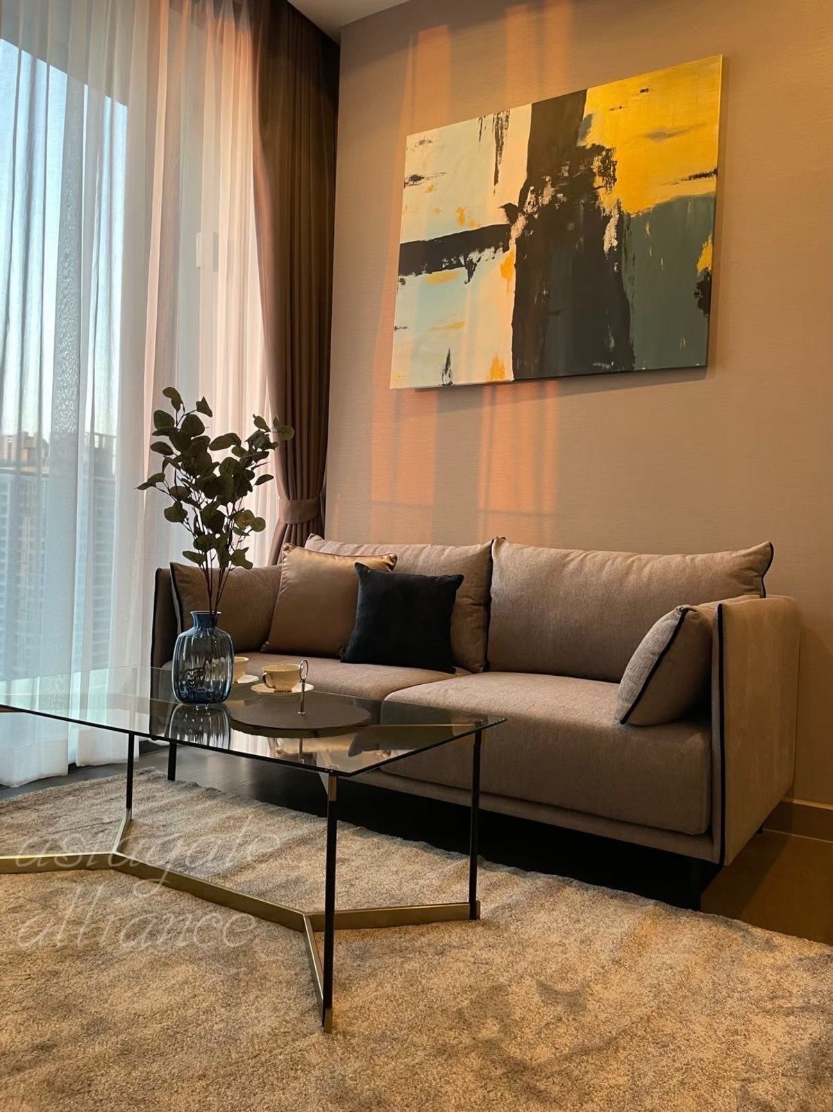 ให้เช่าคอนโดพระราม 9 เพชรบุรีตัดใหม่ RCA : NICE DECORATION -- FOR RENT 1 BEDROOM 48 SQ.M -- READY TO MOVE IN -- Call now 094-641-5974