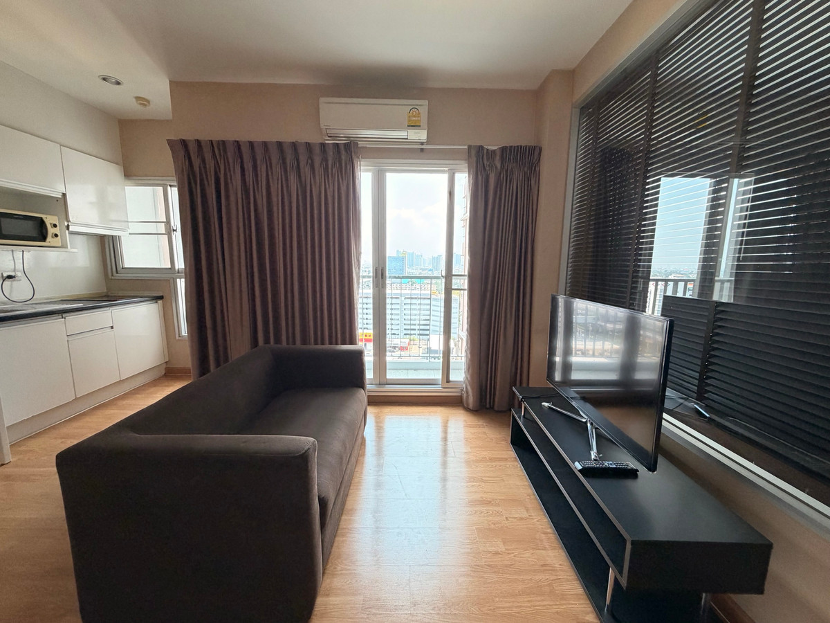 ให้เช่าคอนโดบางแค เพชรเกษม : ให้เช่า ห้องตกแต่งสวยขนาด 35 ตารางเมตร วิวสระว่ายน้ำ คอนโด The Parkland Phetkasem  ติด MRT หลักสอง