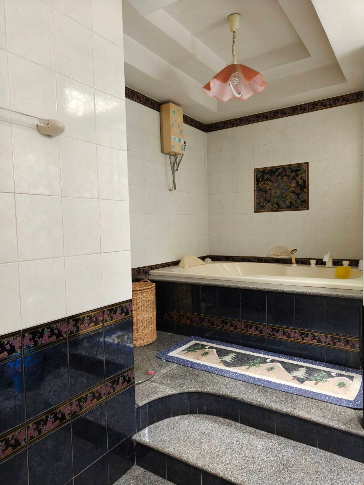 ขายบ้านเชียงใหม่ : ขายบ้านพร้อมที่ดินแปลงสวย 160 ตารางวา ทำเลทอง ใจกลางเชียงใหม่