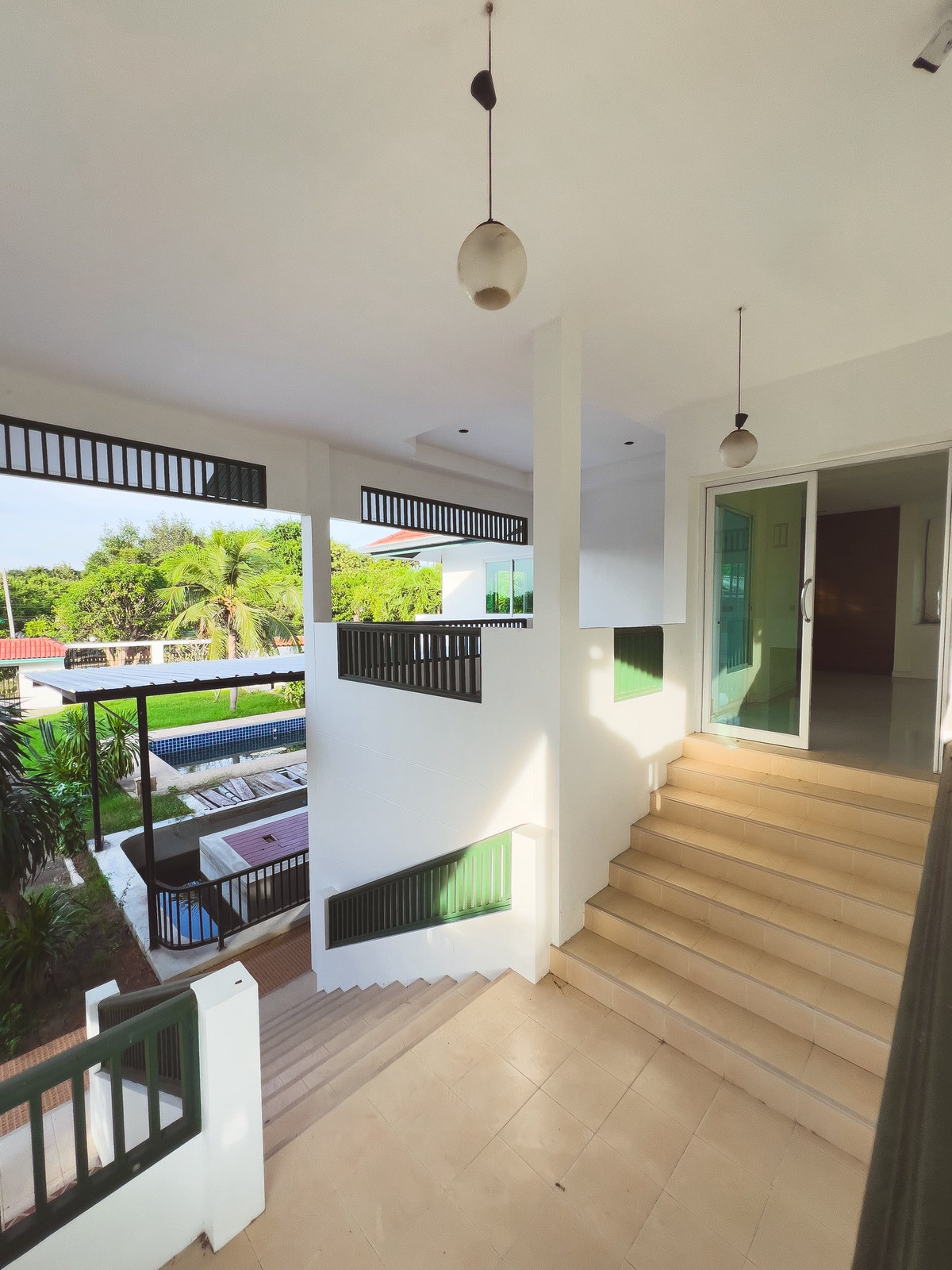 For SaleHousePattaya, Bangsaen, Chonburi : House for sale in Pattaya With a private pool over 1 rai