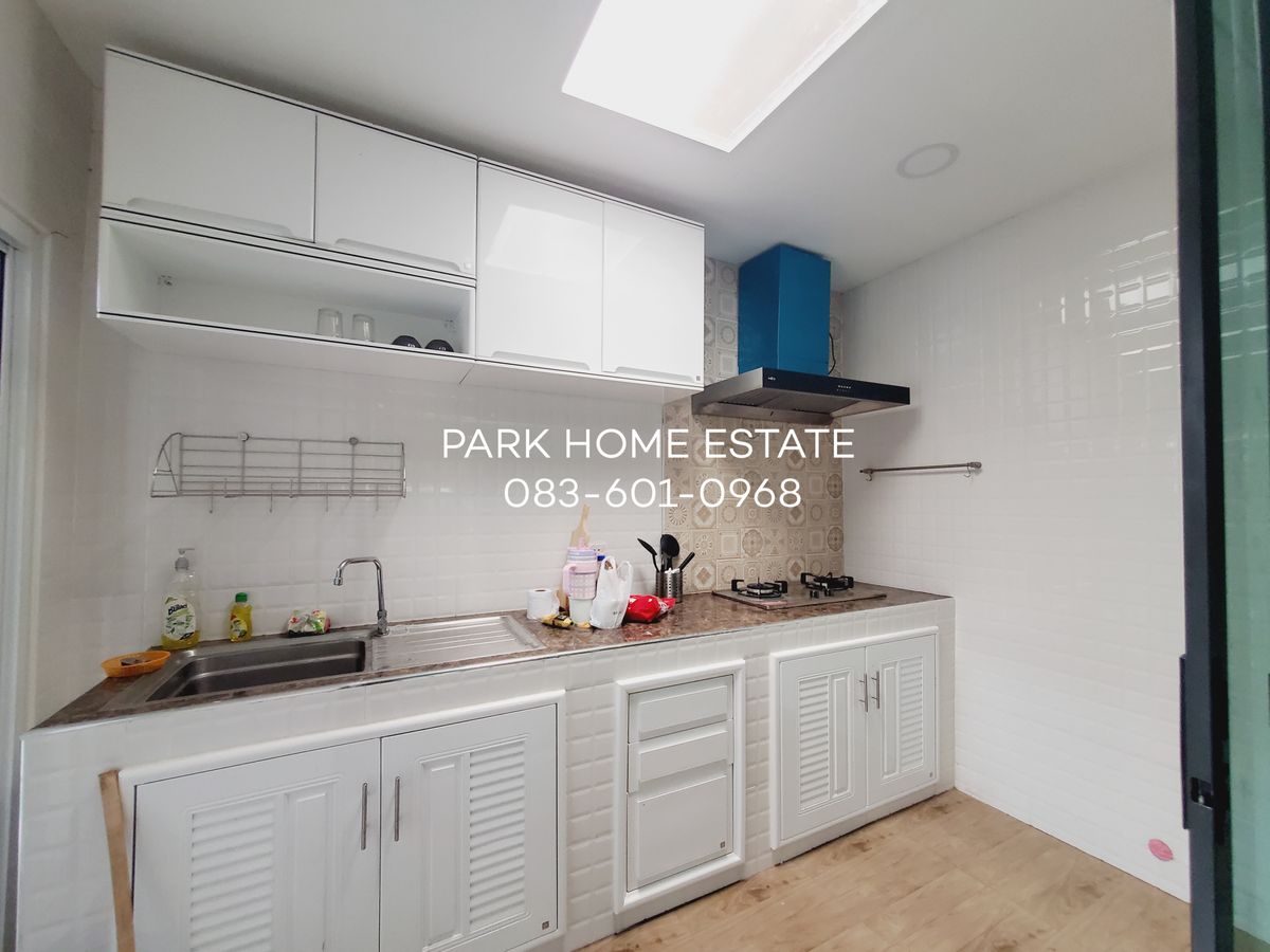 For RentTownhomeMin Buri, Romklao : Only 35,000 baht/month, 3 -story townhome, 3 bedrooms, 3 bathrooms, 2 parking spaces, 152 square meters of living space (18 square wah area)