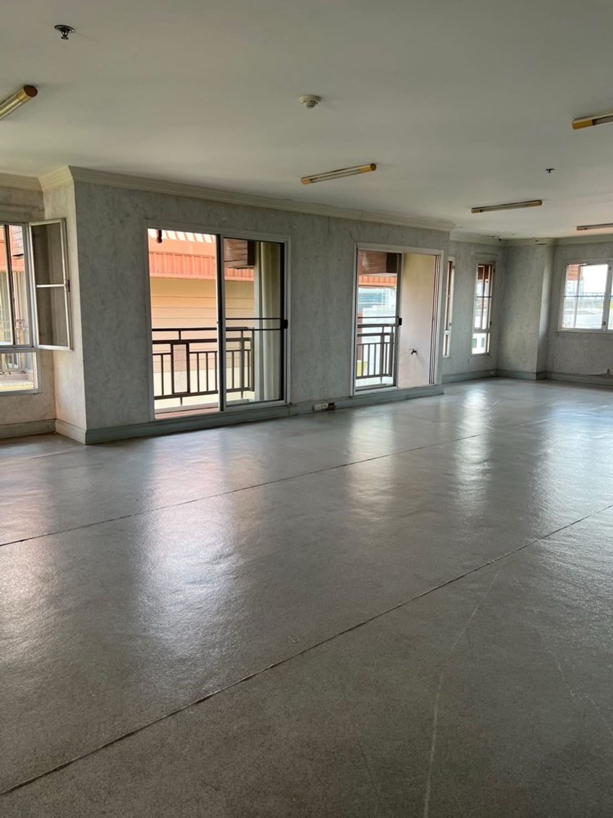 ขายคอนโดพระราม 8 สามเสน ราชวัตร : 📌ขายคอนโด บ้านสวนสุโขทัย ขนาด 871.48 Sq.m 9 ห้องนอน 12 ห้องน้ำ ราคา 80 MB ติดต่อ 086-795-9997 (จิมมี่)