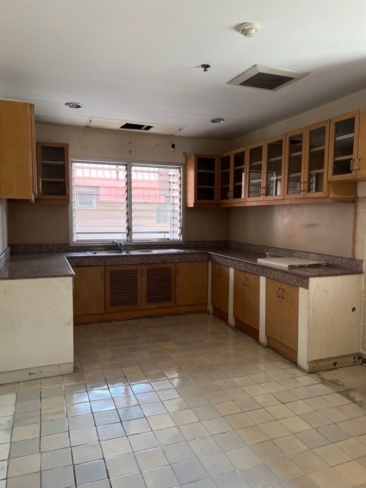 ขายคอนโดพระราม 8 สามเสน ราชวัตร : 📌ขายคอนโด บ้านสวนสุโขทัย ขนาด 871.48 Sq.m 9 ห้องนอน 12 ห้องน้ำ ราคา 80 MB ติดต่อ 086-795-9997 (จิมมี่)