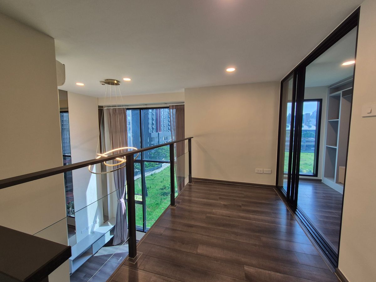 For SaleCondoRama9, Petchburi, RCA : ( BEST PRICE !! ) Condo for sale, Duo Space, 2 bedrooms, 42 sqm. Knightsbridge Space Rama 9, near MRT Rama 9.