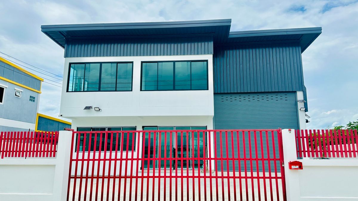 For SaleFactoryNonthaburi, Bang Yai, Bangbuathong : The Golden Dragon Project 3 is only 11 units. Finally, the coordinates of Soi Factory Scotch Business land Suitable for building warehouses, home offices, stores, warehouses