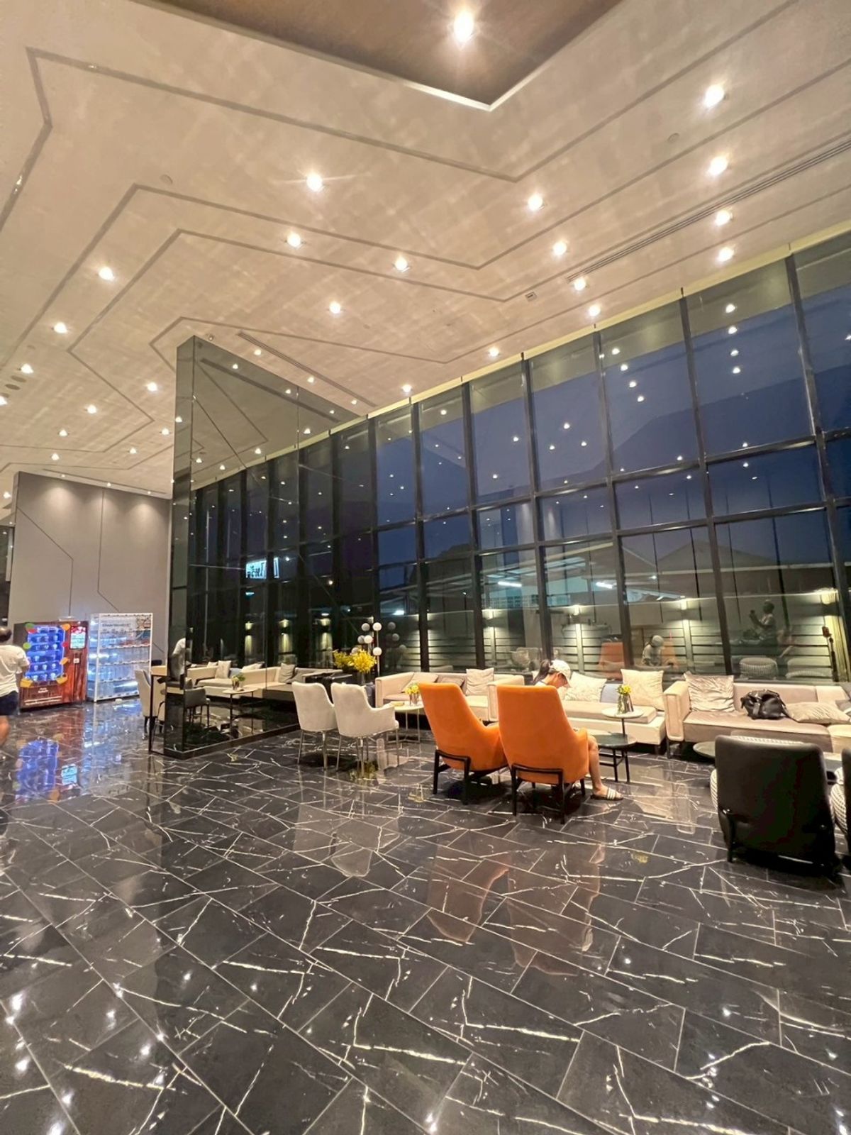 For SaleCondoMin Buri, Romklao : Sleep well Complete furniture Carry the bag ready to move in immediately, 12th floor, separate kitchen