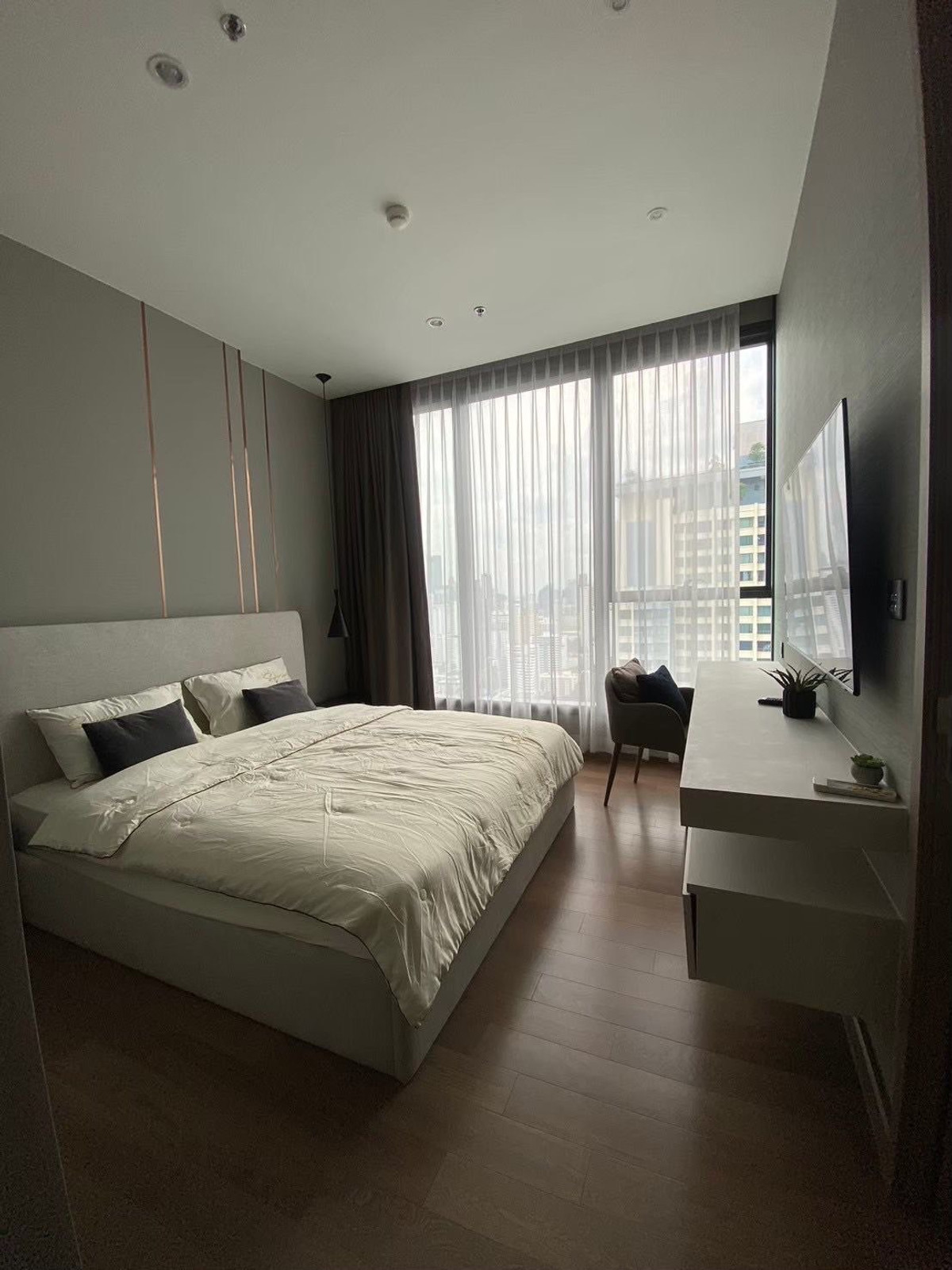 ให้เช่าคอนโดพระราม 9 เพชรบุรีตัดใหม่ RCA : NICE DECORATION -- FOR RENT 1 BEDROOM 48 SQ.M -- READY TO MOVE IN -- Call now 094-641-5974