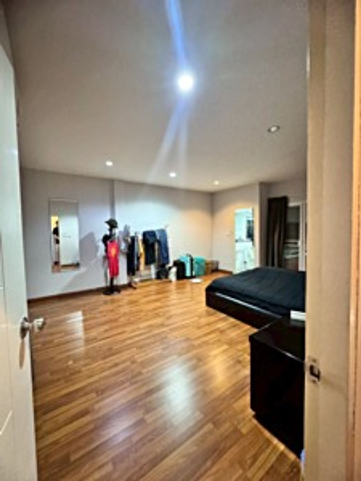 For SaleTownhomePattanakan, Srinakarin : Special opportunity! 3 -story townhouse for sale, brand new condition Ready Golden Location Development 44 (N.1884)