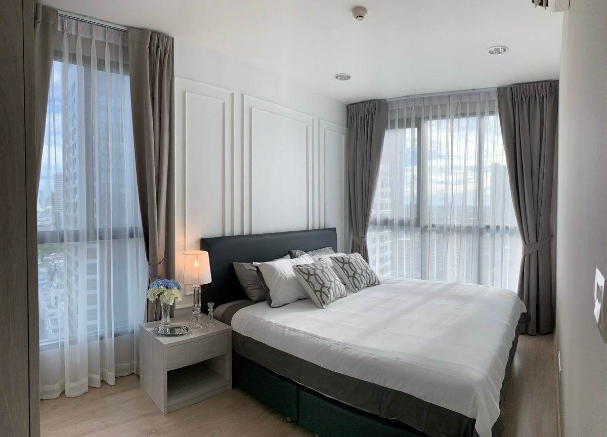 For RentCondoRatchathewi,Phayathai : (For Rent) Corner Unit 2 Beds 2 Baths 60 Sqm. Fully furnished, unblock view - READY TO MOVE IN