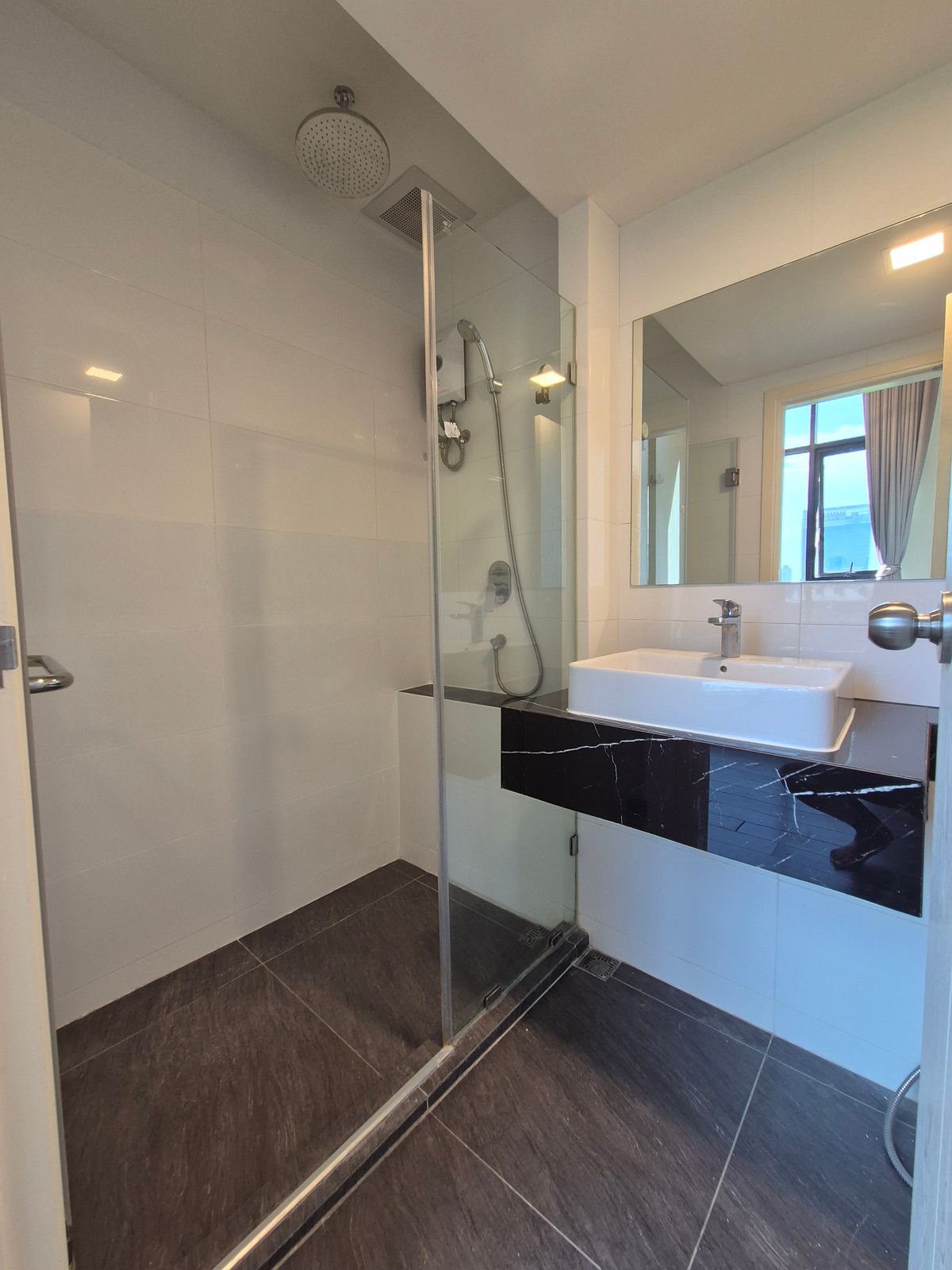 For SaleCondoRama9, Petchburi, RCA : ( BEST PRICE !! ) Condo for sale, Duo Space, 2 bedrooms, 42 sqm. Knightsbridge Space Rama 9, near MRT Rama 9.