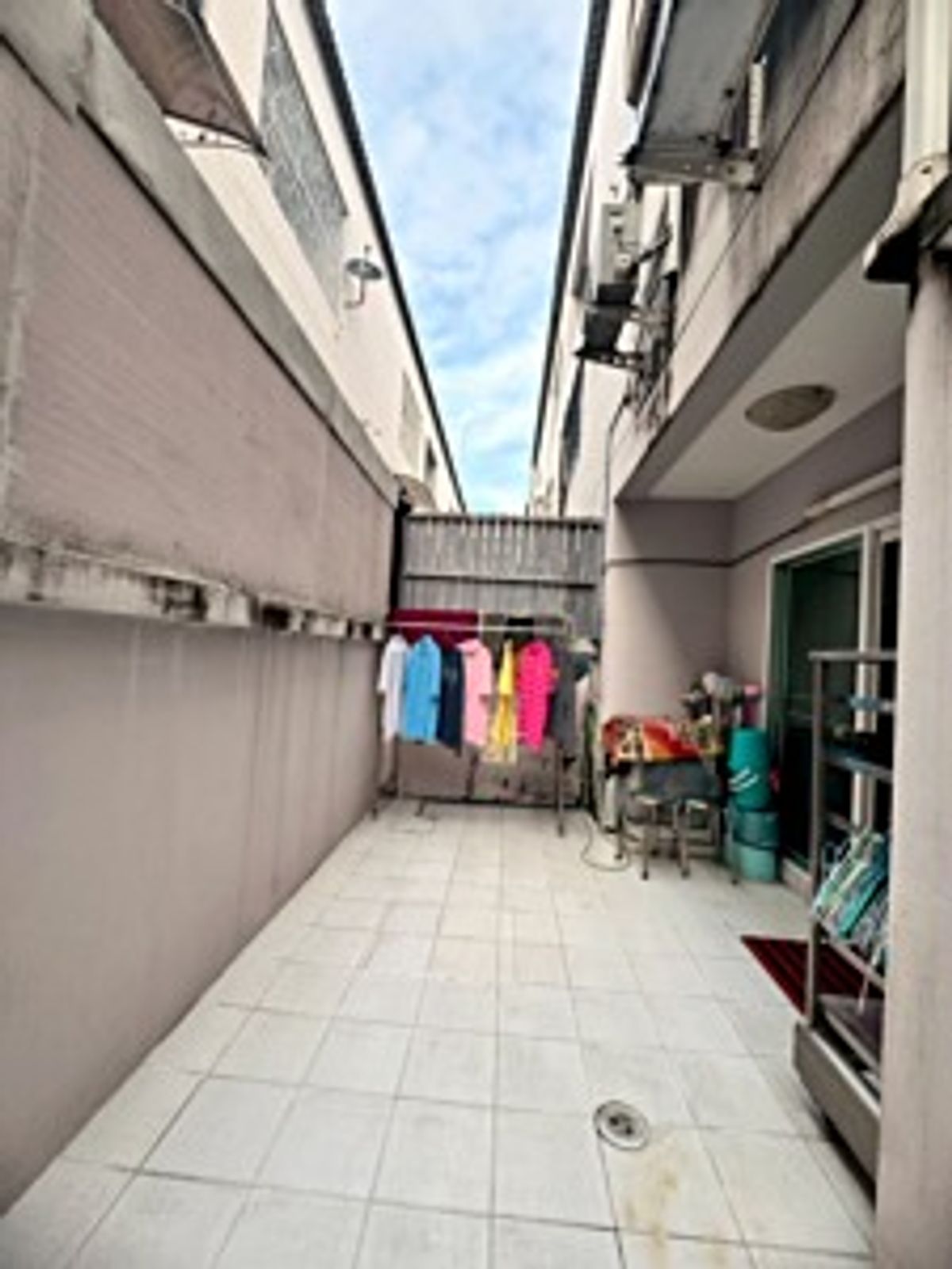 For SaleTownhomePattanakan, Srinakarin : Special opportunity! 3 -story townhouse for sale, brand new condition Ready Golden Location Development 44 (N.1884)