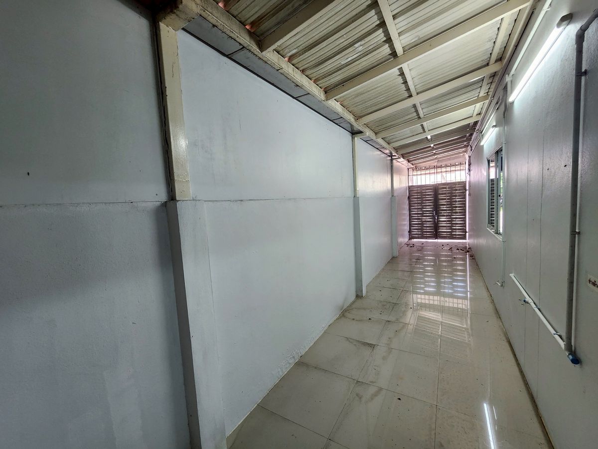 ขายอาคารพาณิชย์นวมินทร์ รามอินทรา : ขายอาคารพาณิชย์ 3.5 ชั้นพร้อมผู้เช่า เนื้อที่ 51 ตร.ว. หลังมุม ตั้งอยู่ในซอยสายไหมซอย 6