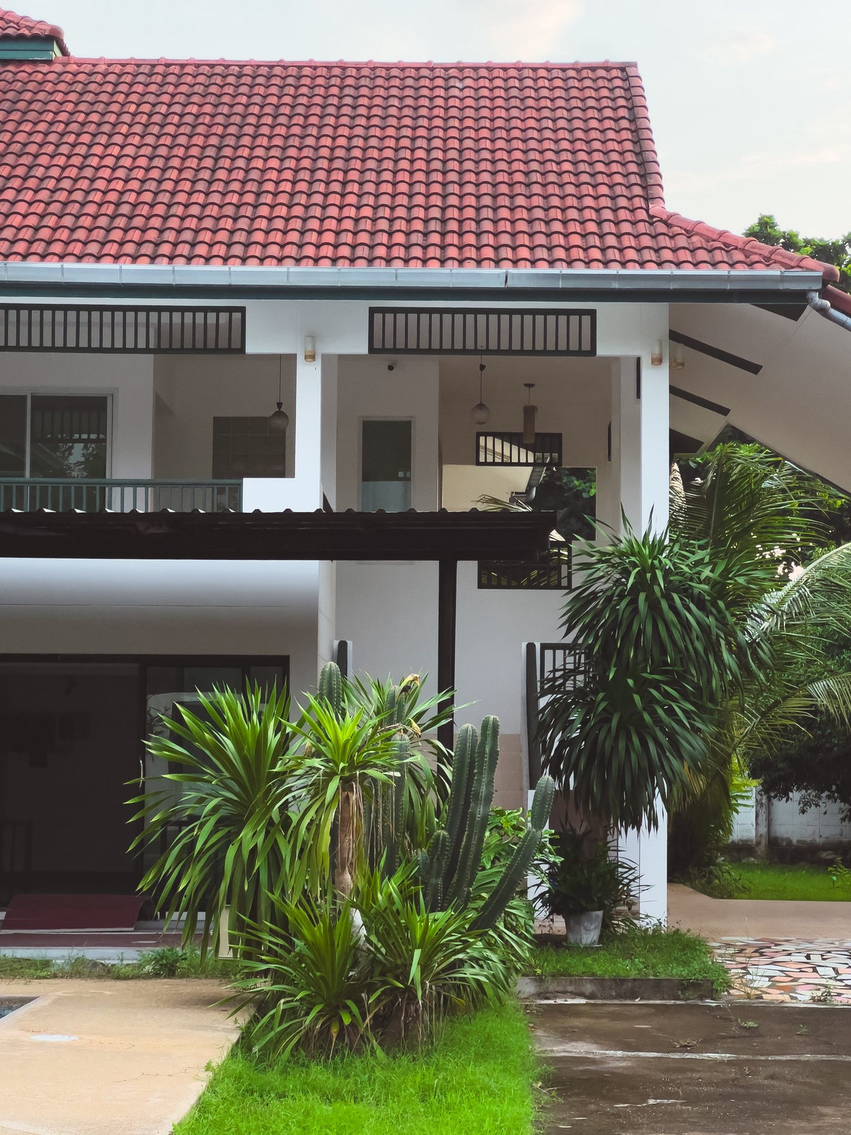 For SaleHousePattaya, Bangsaen, Chonburi : House for sale in Pattaya With a private pool over 1 rai