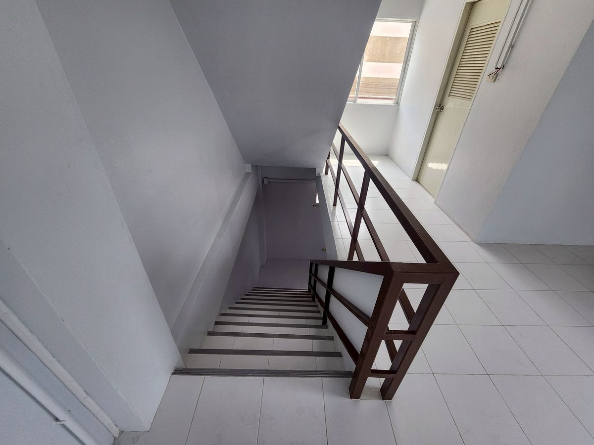 ขายอาคารพาณิชย์นวมินทร์ รามอินทรา : ขายอาคารพาณิชย์ 3.5 ชั้นพร้อมผู้เช่า เนื้อที่ 51 ตร.ว. หลังมุม ตั้งอยู่ในซอยสายไหมซอย 6