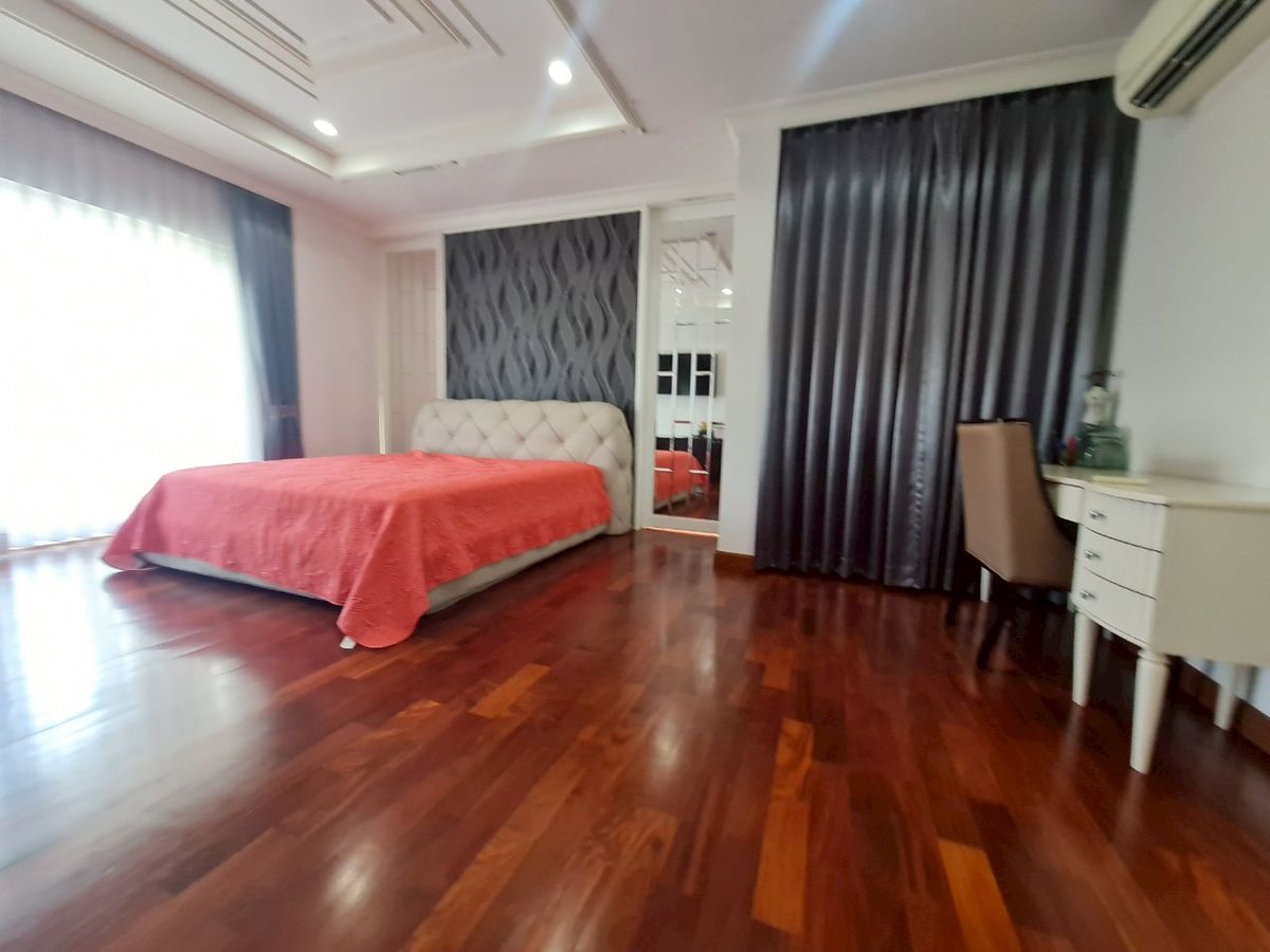 For SaleHouseRattanathibet, Sanambinna : Luxury single-style house for sale, Luxury Luxury Project, Ratchaphruek-Rattanathibet 2, with a certified house Very beautiful condition