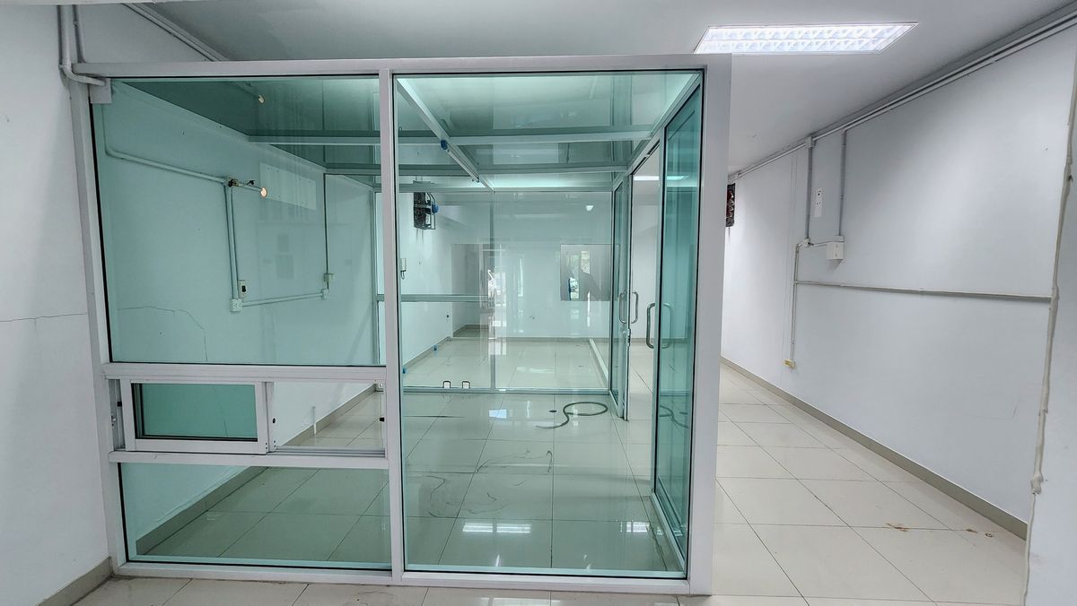 ขายอาคารพาณิชย์นวมินทร์ รามอินทรา : ขายอาคารพาณิชย์ 3.5 ชั้นพร้อมผู้เช่า เนื้อที่ 51 ตร.ว. หลังมุม ตั้งอยู่ในซอยสายไหมซอย 6