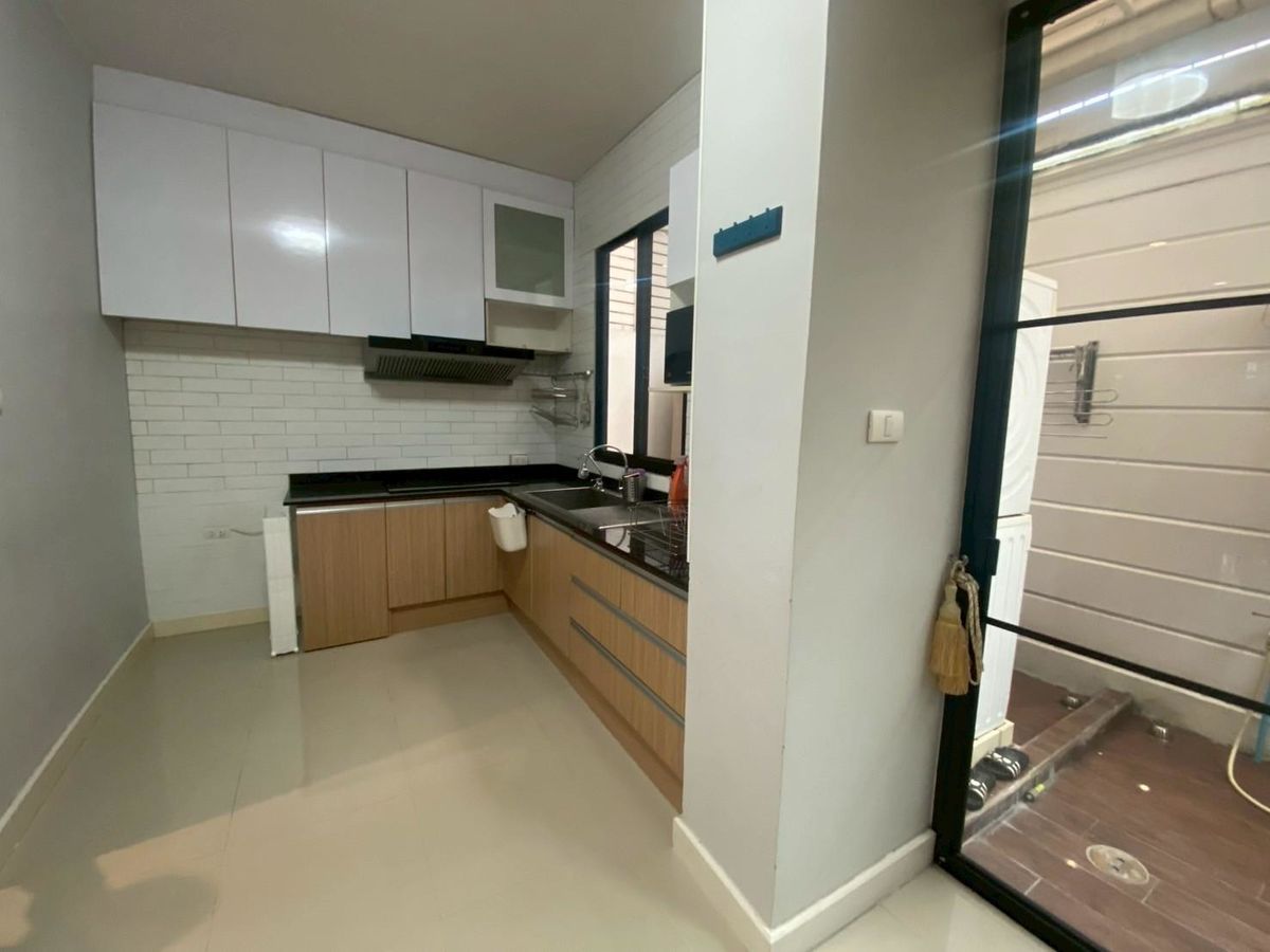 For SaleTownhomeVipawadee, Don Mueang, Lak Si : Three -story townhome for sale Signature Vibhavadi 60 project, beautiful house, good location, ready to stay