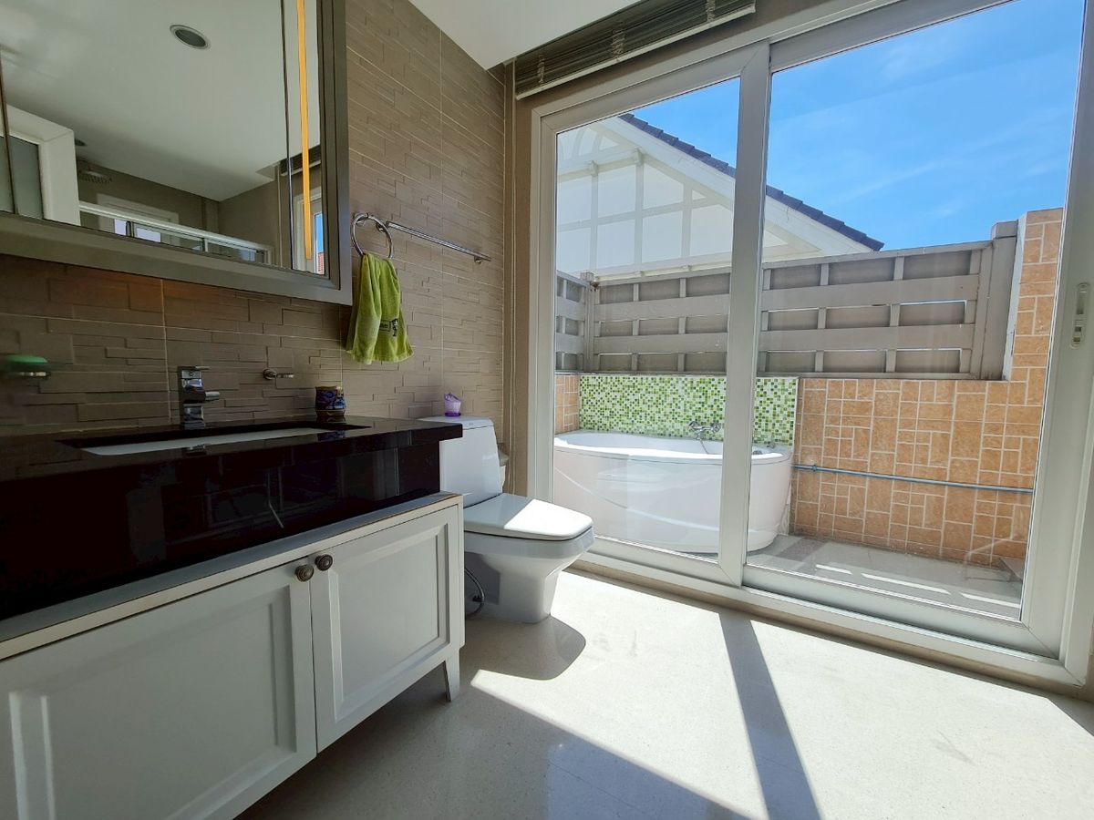 For SaleHouseRattanathibet, Sanambinna : Luxury single-style house for sale, Luxury Luxury Project, Ratchaphruek-Rattanathibet 2, with a certified house Very beautiful condition