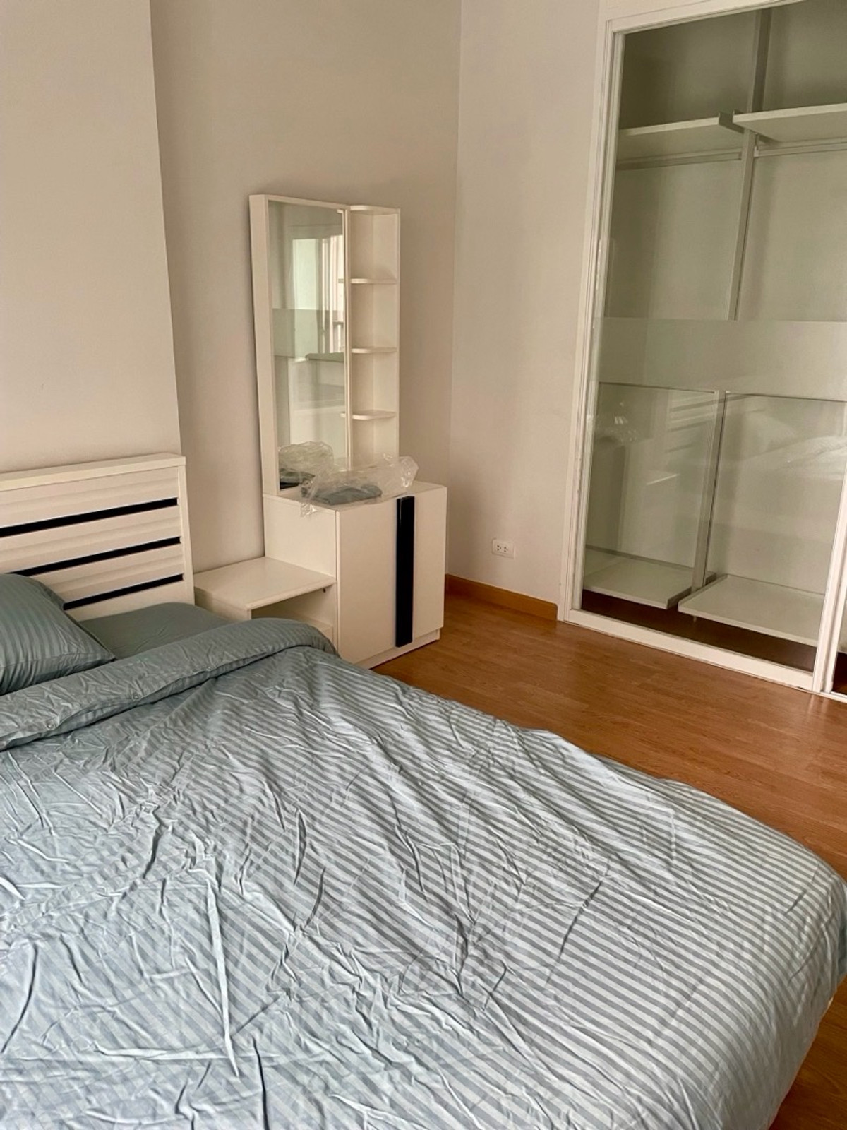 ให้เช่าคอนโดบางแค เพชรเกษม : ให้เช่า ห้องขนาด 35 ตารางเมตร มีเครื่องซักผ้า คอนโด The Parkland Phetkasem | ติด MRT หลักสอง
