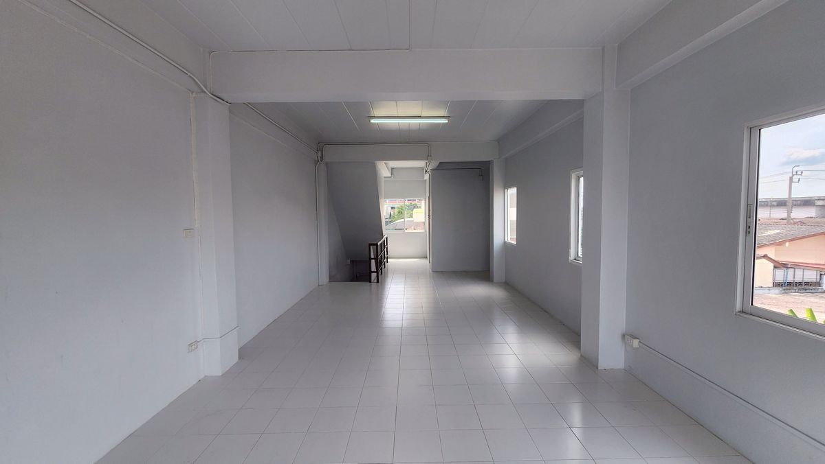 ขายอาคารพาณิชย์นวมินทร์ รามอินทรา : ขายอาคารพาณิชย์ 3.5 ชั้นพร้อมผู้เช่า เนื้อที่ 51 ตร.ว. หลังมุม ตั้งอยู่ในซอยสายไหมซอย 6