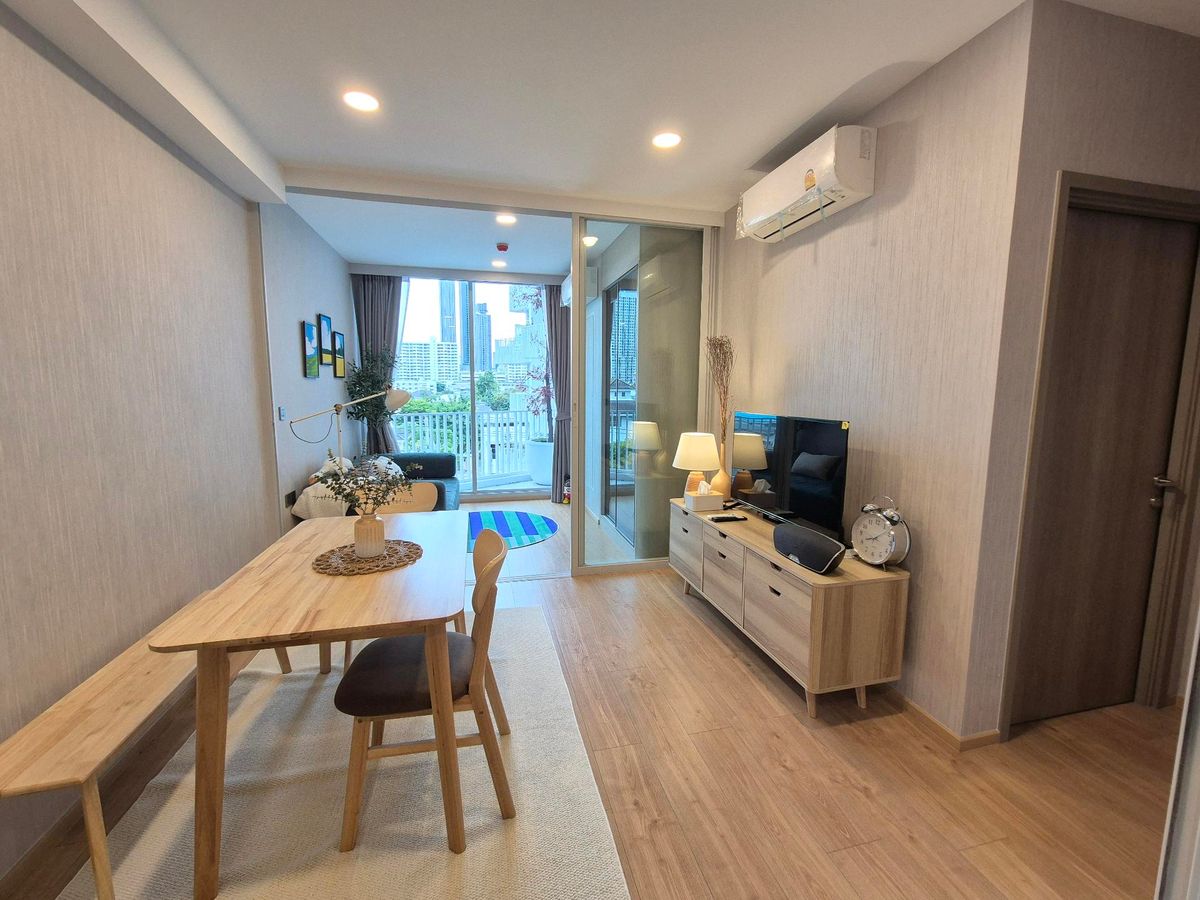 For RentCondoSukhumvit, Asoke, Thonglor : ✅️( 1 BEDROOM PLUS with bathtub!! )​ 45​ sqm. Chewathai Residence Thonglor, near BTS Thong Lor and BTS Ekkamai.