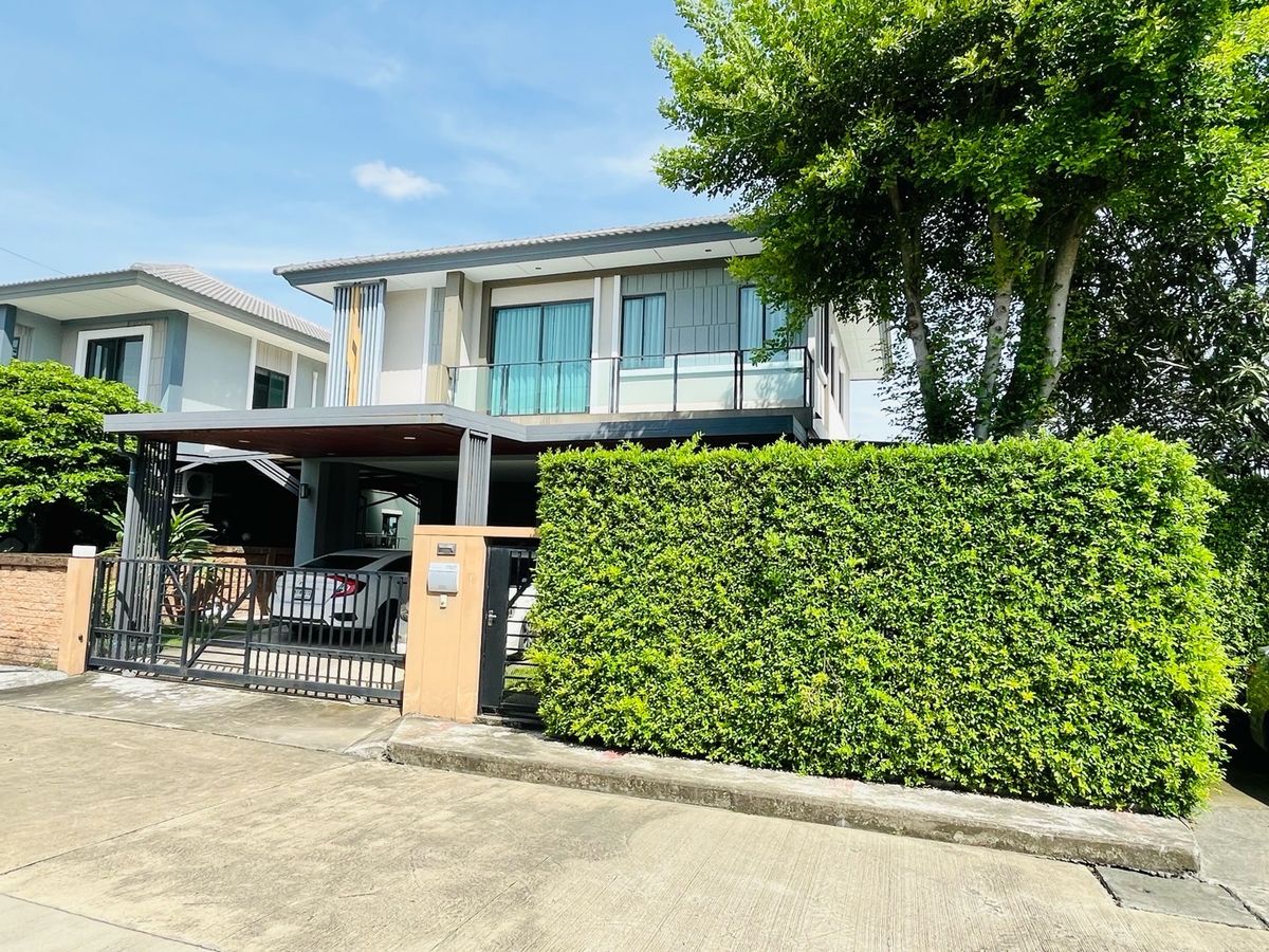 For SaleHousePattanakan, Srinakarin : Sell ​​The Platon Exclusive 38,44 Onnut 39 after a special converter corner.