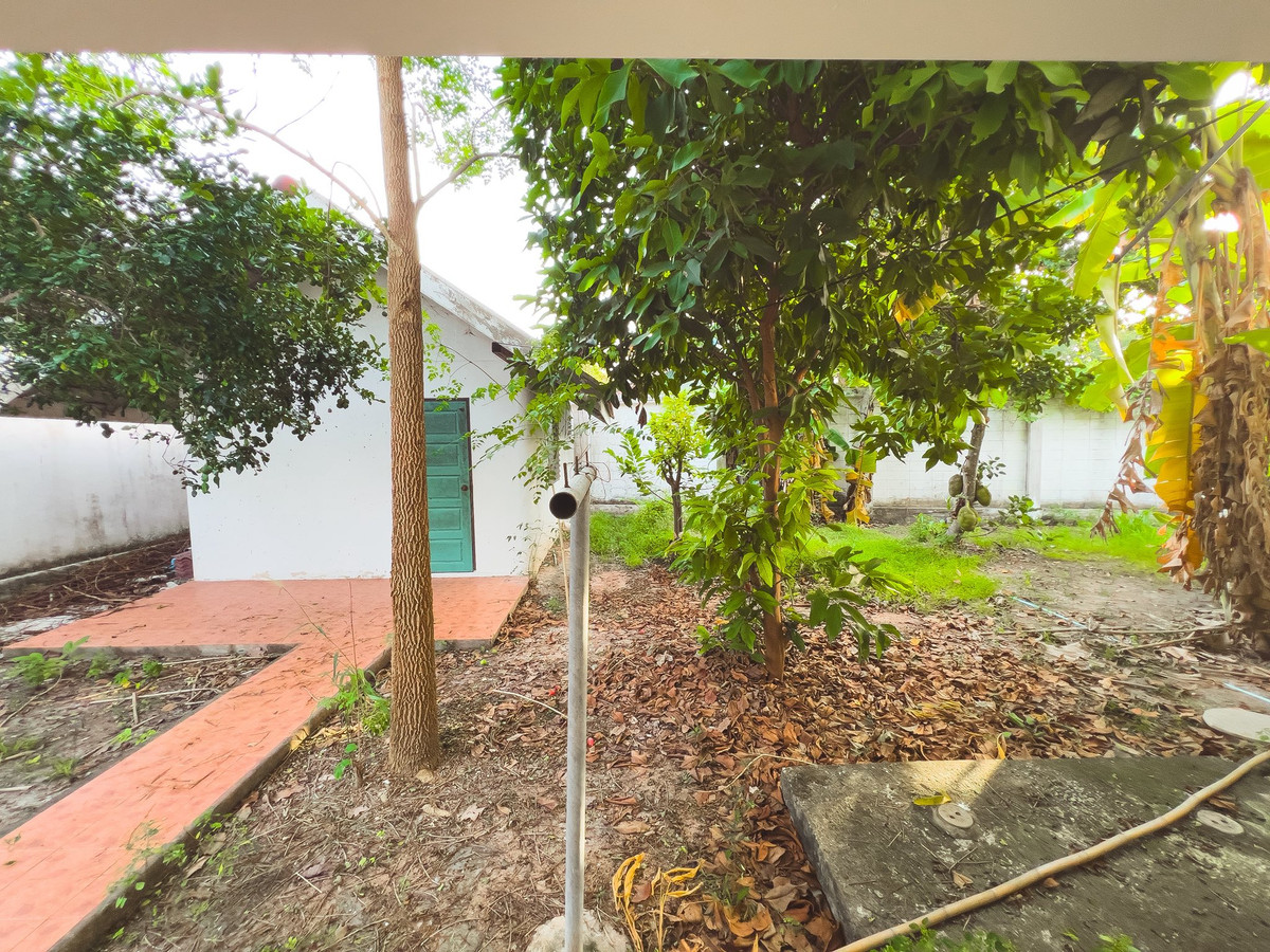 For SaleHousePattaya, Bangsaen, Chonburi : House for sale in Pattaya With a private pool over 1 rai