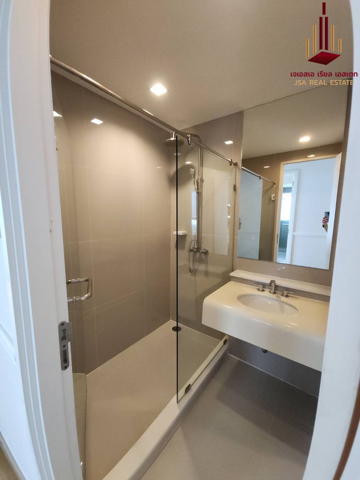 ให้เช่าคอนโดสาทร นราธิวาส : ✨ ให้เช่า ✨ Ivy Sathorn 10 ราคา 40,000 บาท ห้อง 2B/2B