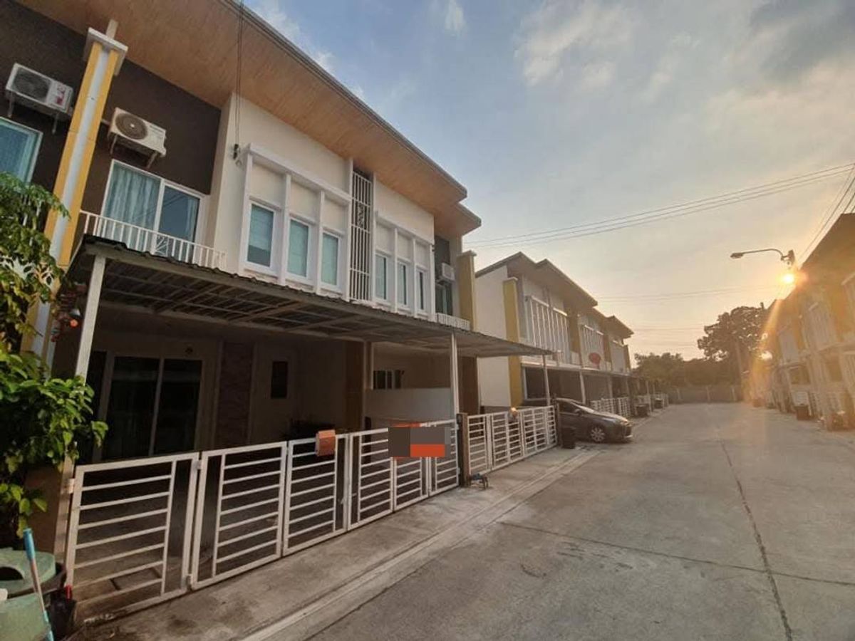 ขายทาวน์โฮมพระราม 5 ราชพฤกษ์ บางกรวย : 🏠 ขายบ้าน : Golden Town Rattanathibet–BTS Bangplu Station (โกลเด้น ทาวน์ รัตนาธิเบศร์-สถานีรถไฟฟ้าบางพลู)  รหัสทรัพย์ | 📌 LNP-H561 