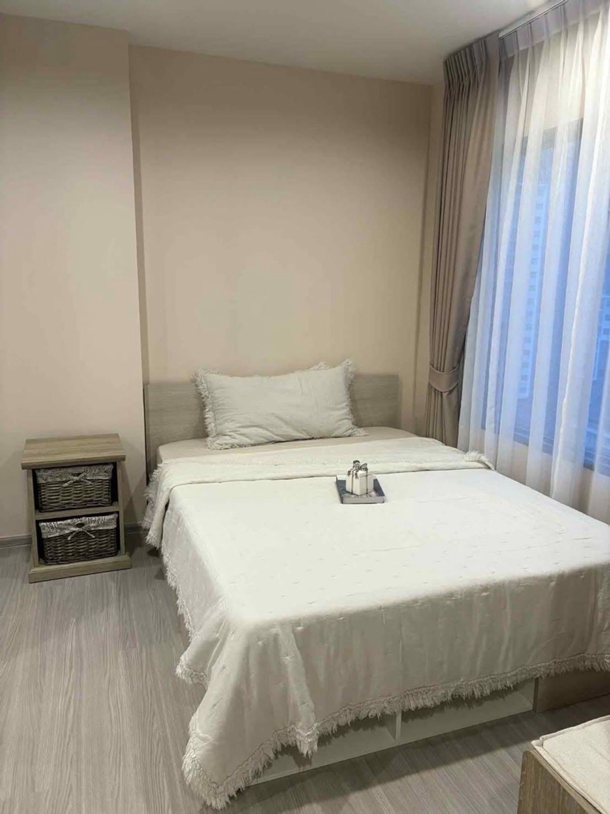 ให้เช่าคอนโดสมุทรปราการ สำโรง : ให้เช่าคอนโด Aspire Erawan Prime อาคาร A ชั้น 17 วิวเมือง ขนาด 32.00 ตร.ม. ราคา 12,000 บาท 
