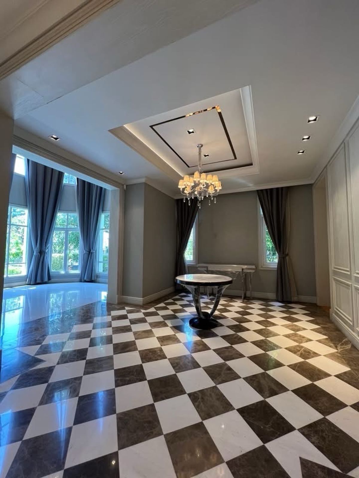 ขายบ้านเกษตร นวมินทร์ ลาดปลาเค้า : ขายบ้าน The Royal Risidence เกษตร นวมินทร์ ขนาด 1019.17 Sq.m 3 bed 6 bath ราคา 157.5 MB ติดต่อ 086-795-9997 