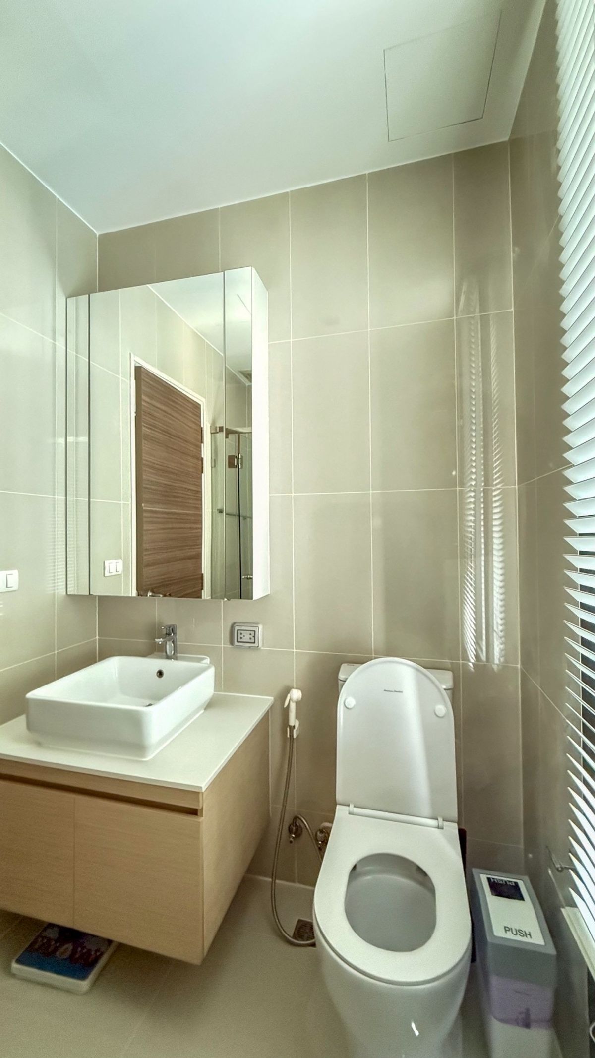 ให้เช่าคอนโดพระราม 9 เพชรบุรีตัดใหม่ RCA : ให้ เช่า ด่วน Q Asoke คิว อโศก 2ห้องนอน 2ห้องน้ำ (ราคาดีที่สุด)