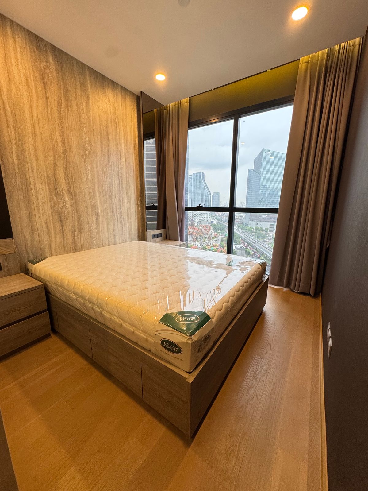 ขายคอนโดสยาม จุฬา สามย่าน : ขายด่วน แอชตัน จุฬา-สีลม 2 นอน 2 น้ำ 2 ที่จอดรถ ห้องใหม่ ไม่เคยเข้าอยู่ สภาพดี พร้อมเฟอร์ ไม่มี Defect เข้าอยู่ได้เลย