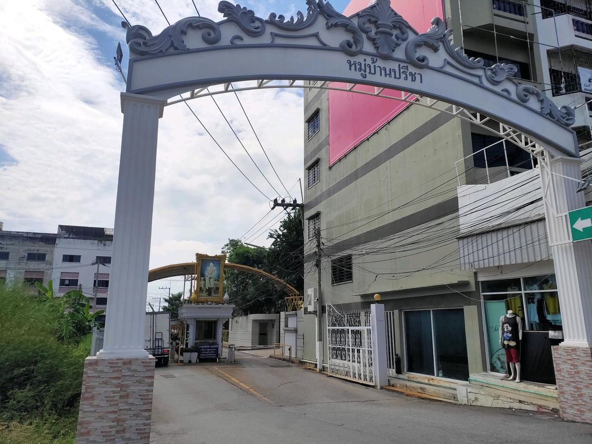 For SaleHousePhutthamonthon, Salaya : House for sale behind the corner of Preecha Phutthamonthon Sai 4, an area of ​​60 sq.w. in front of the house Project on Road 4