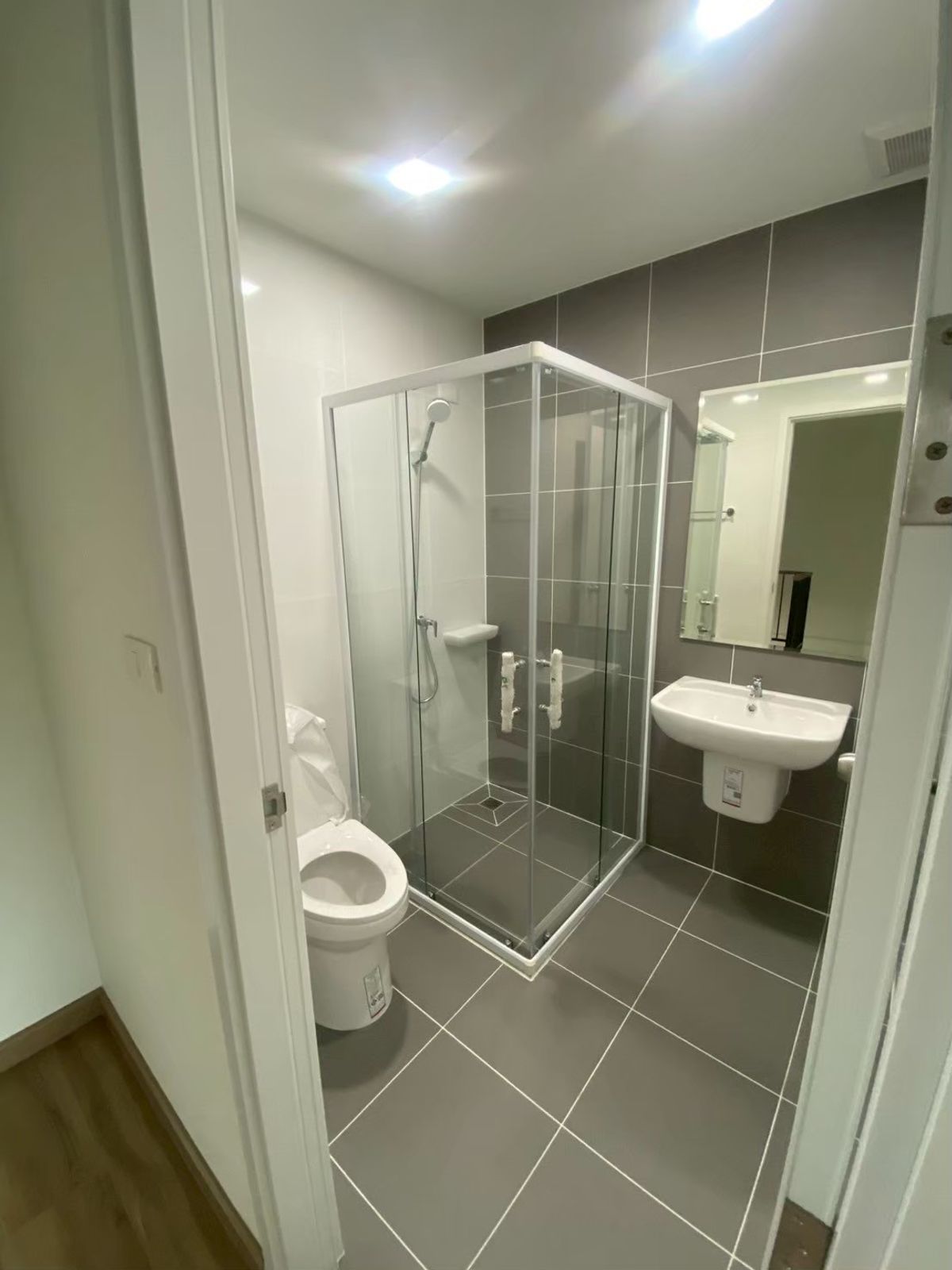 For SaleTownhomeBangna, Bearing, Lasalle : Sell ​​The Connect Bangna-Type Modish. Price 3,190,000 baht. Sold with YID 7.52% 💰 (about 20,000 baht/month rental) FIFA 087-808-3690